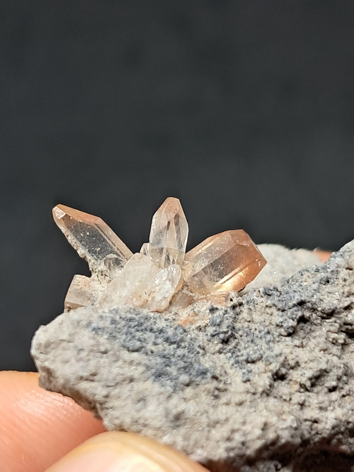 Cristales de topacio natural en matriz (México), piedra preciosa rara | Ejemplar mineral n.° TPZ11