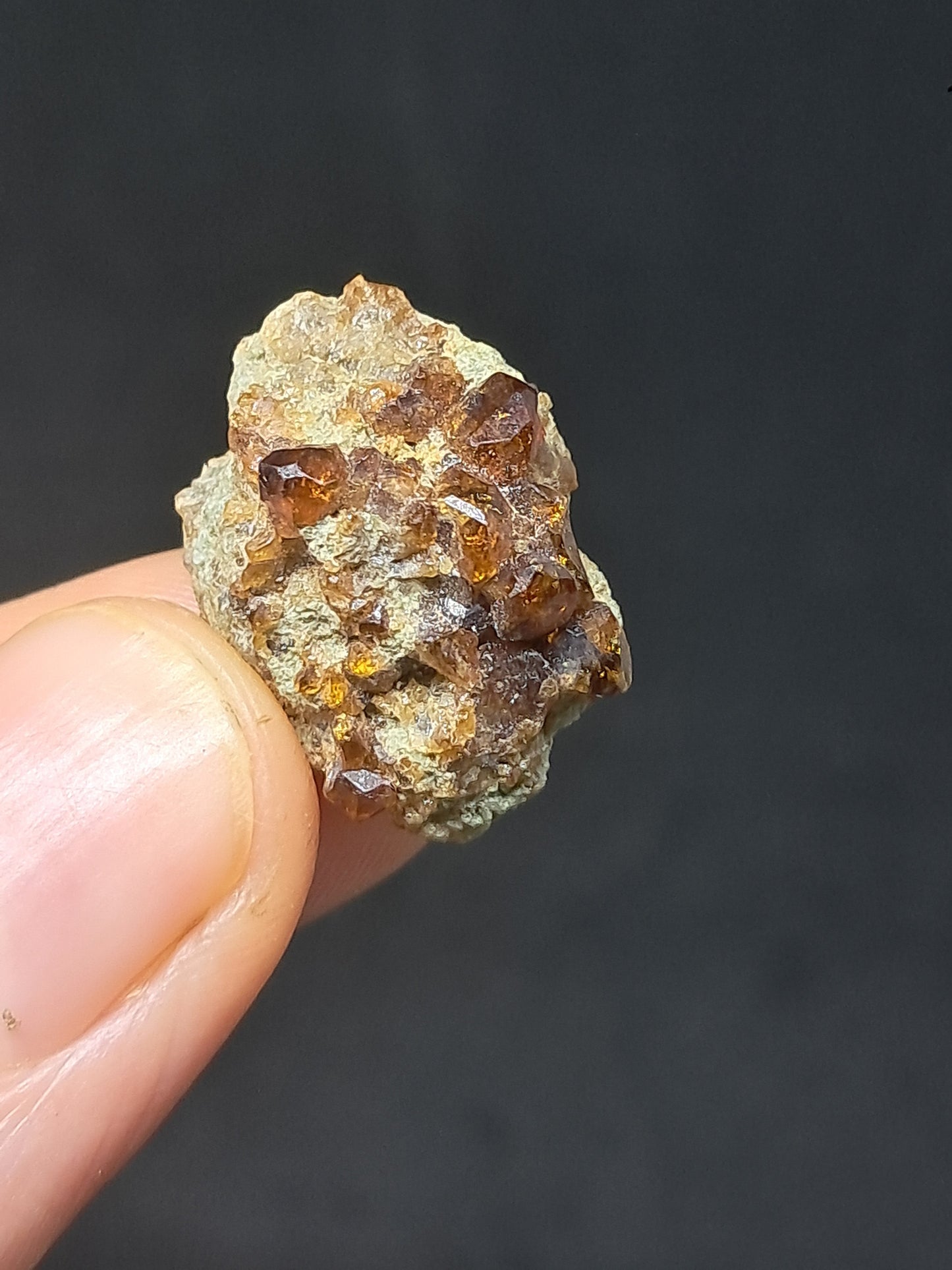 Cúmulo de granate marrón (México) | Cristal en bruto | Ejemplar mineral n.° GR9