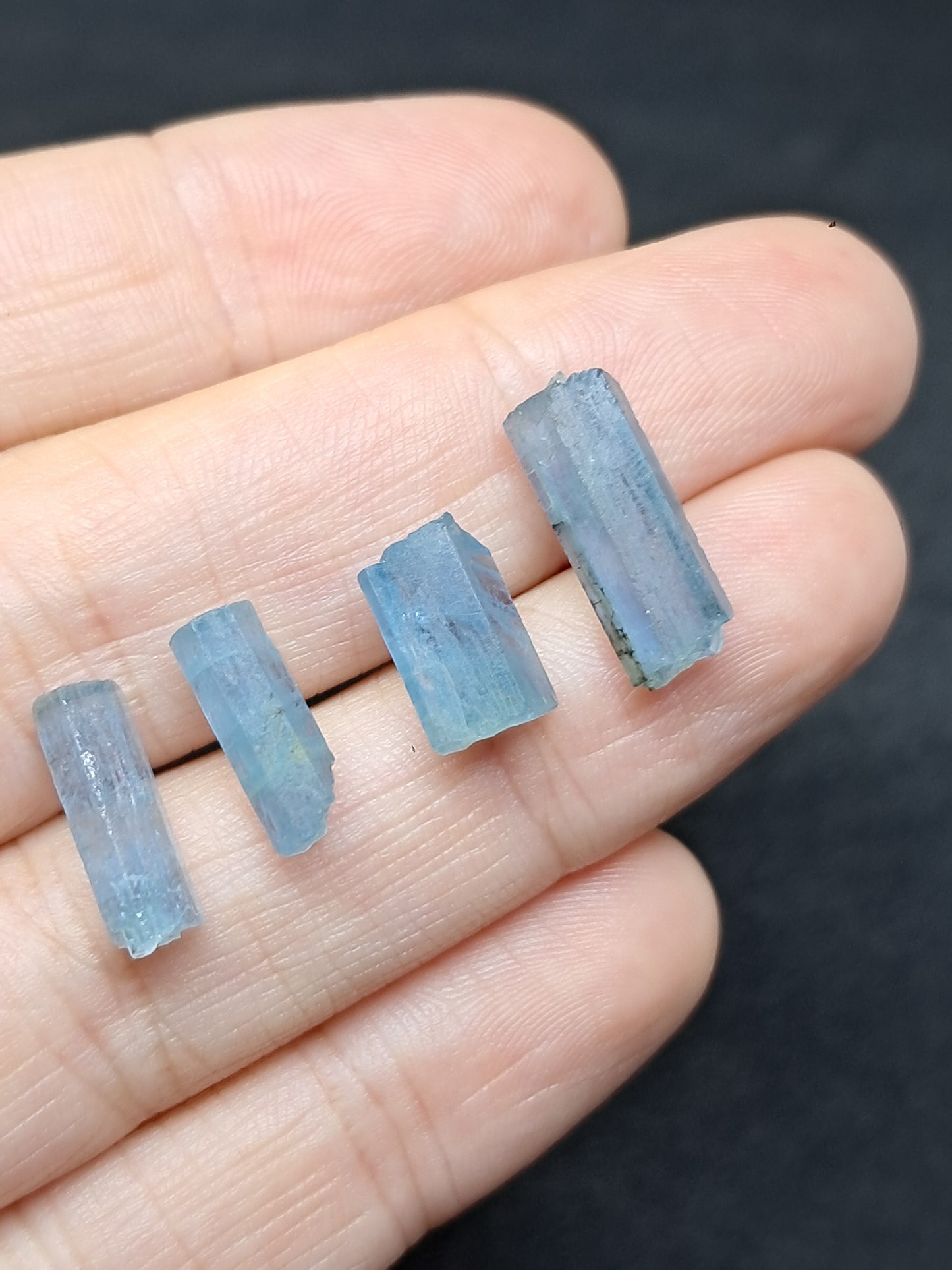 Juego de 4 Aguamarinas (Karur) en Bruto, Cristales Hexagonales de *Calidad Gema* | Ejemplar Mineral #AQM39