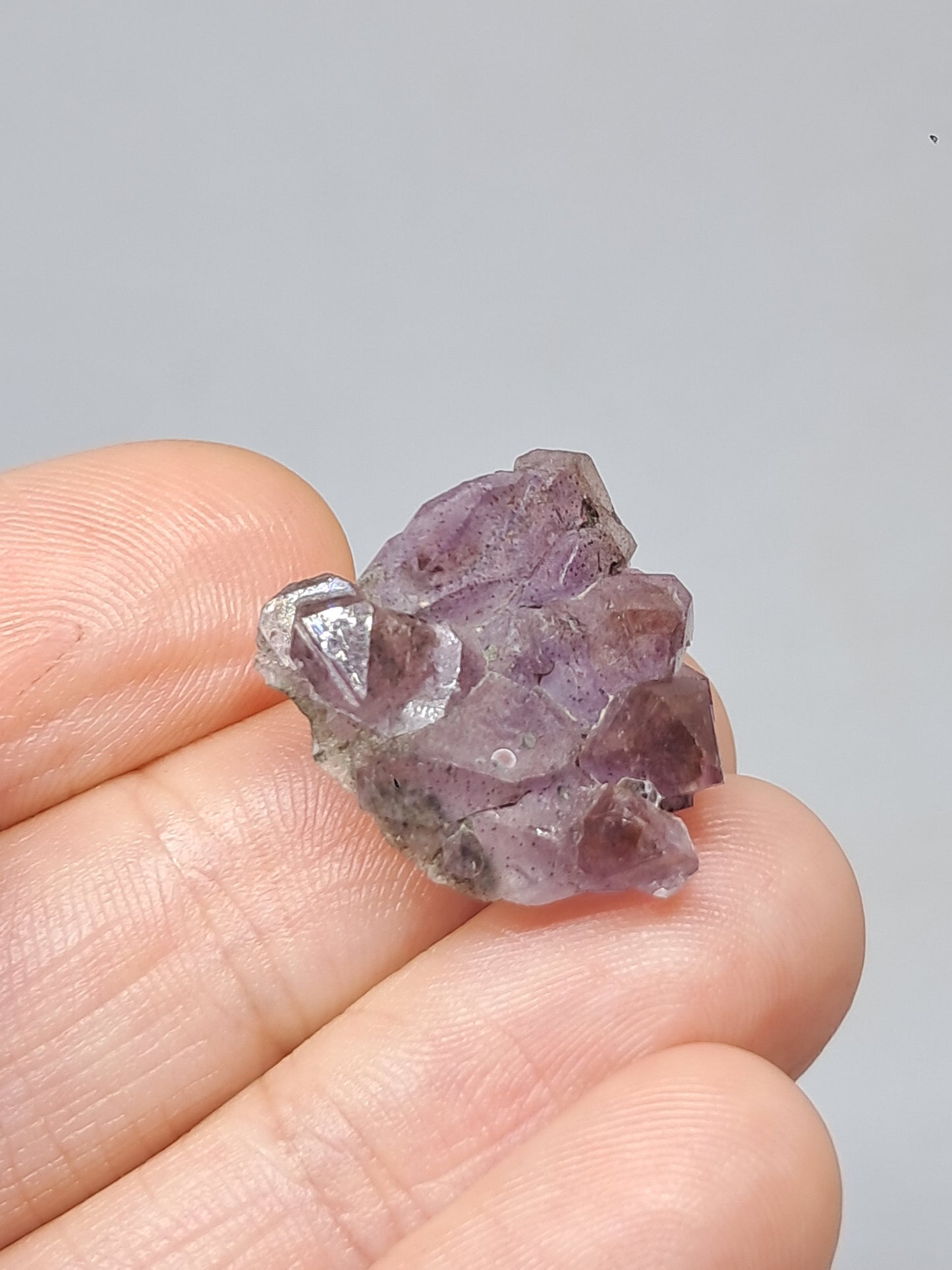Amatista Elestial Super Seven (Karur) | Cúmulo de cristales en bruto | Piedra natural | Ejemplar mineral n.° KA137