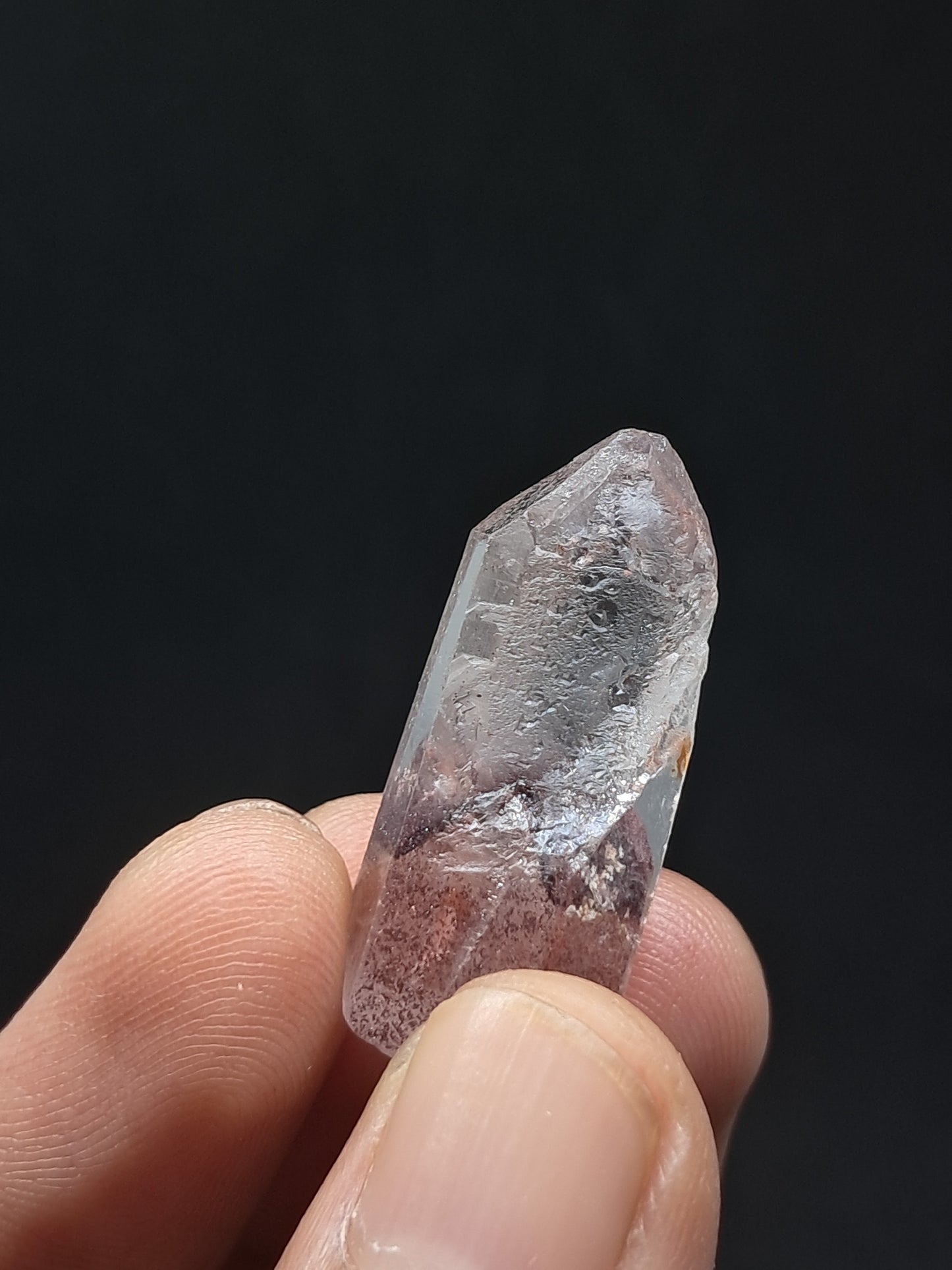 Punta de cristal natural de cuarzo fantasma hematita (Telangana) | Ejemplar mineral n.° HPQ30