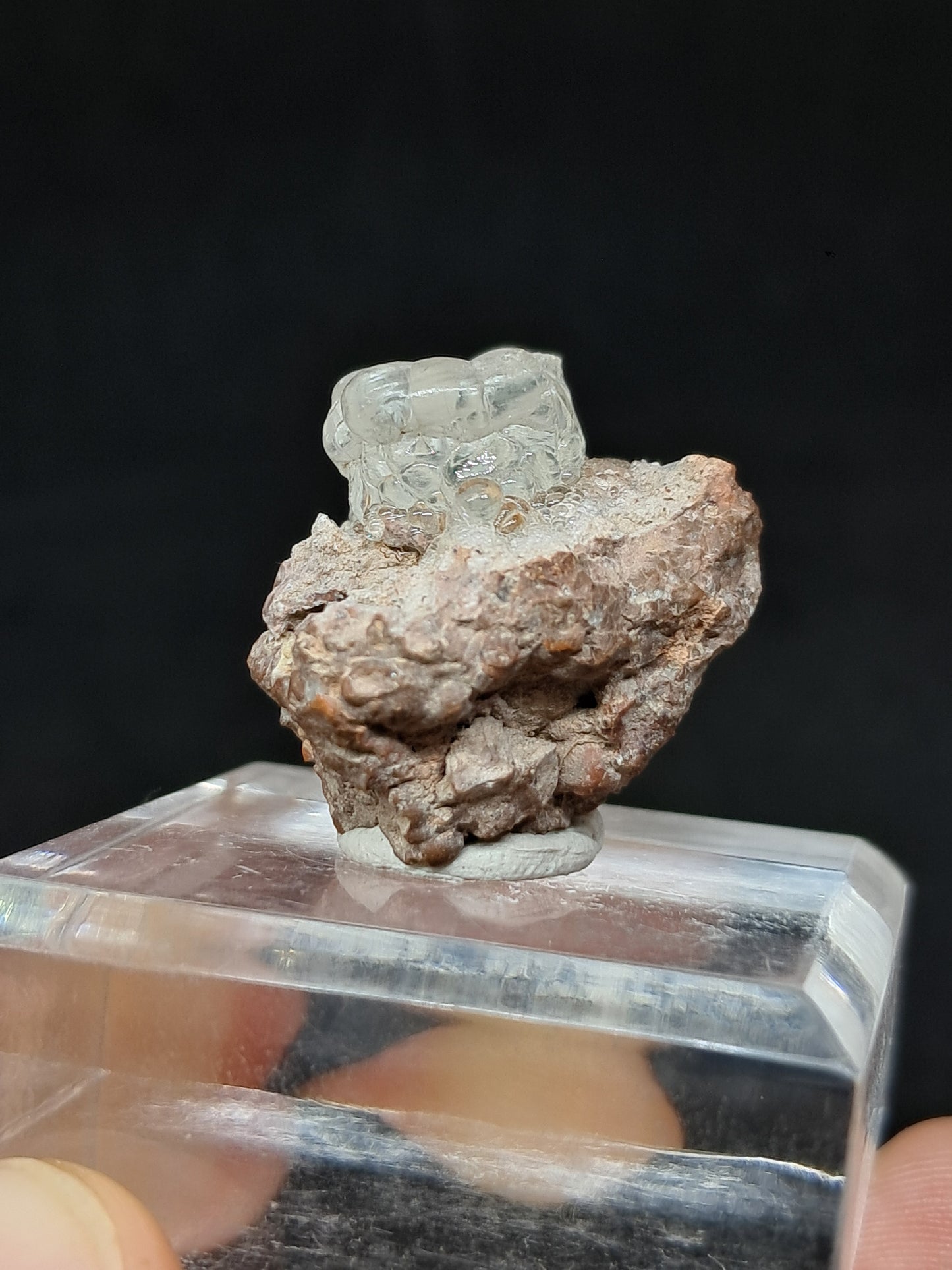Ópalo hialita reactivo a los rayos UV en matriz (México), piedra cristalina en bruto | Ejemplar mineral n.° OH2
