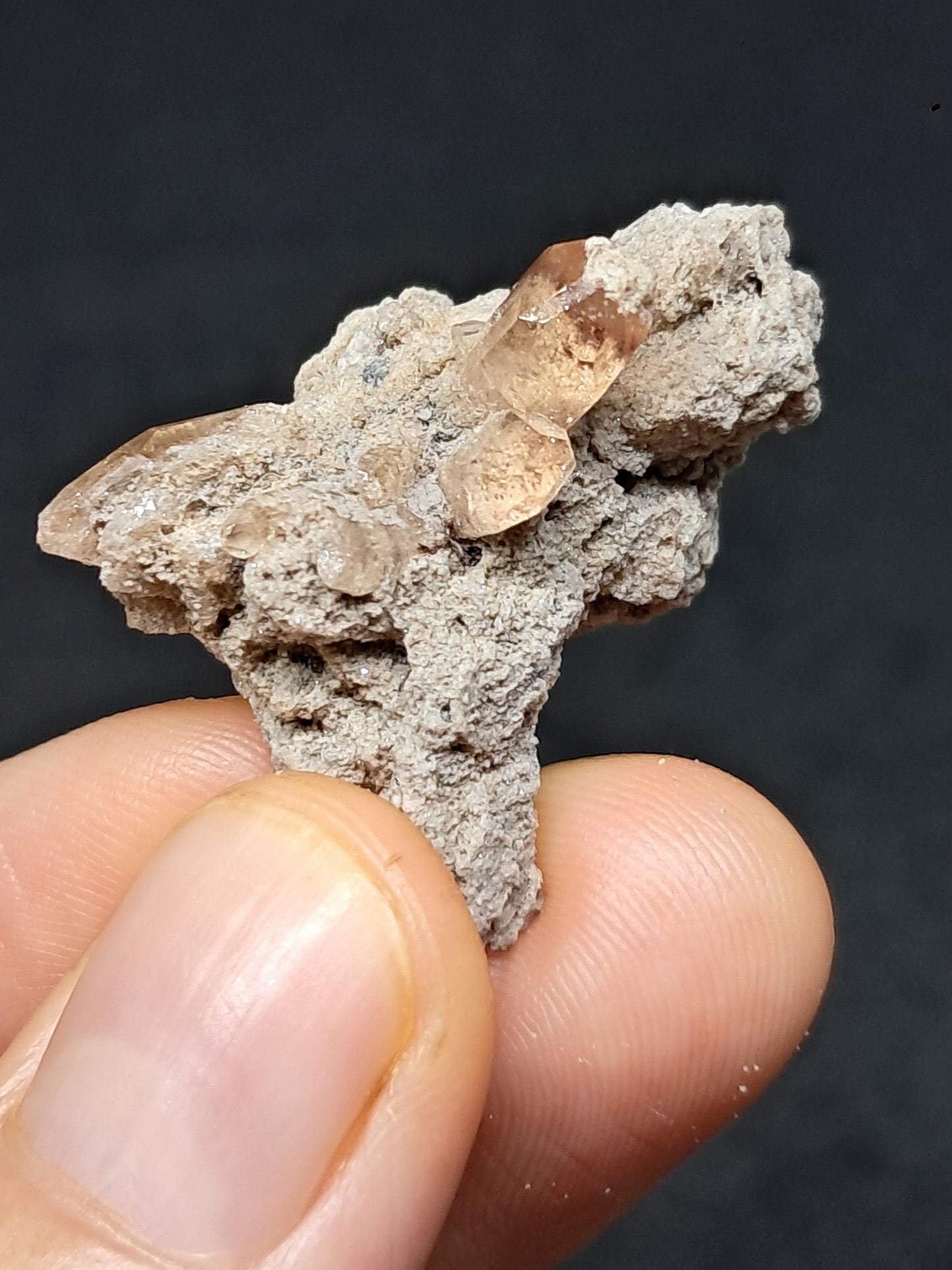 Cristales de topacio natural en matriz (México), piedra preciosa rara | Ejemplar mineral n.° TPZ10