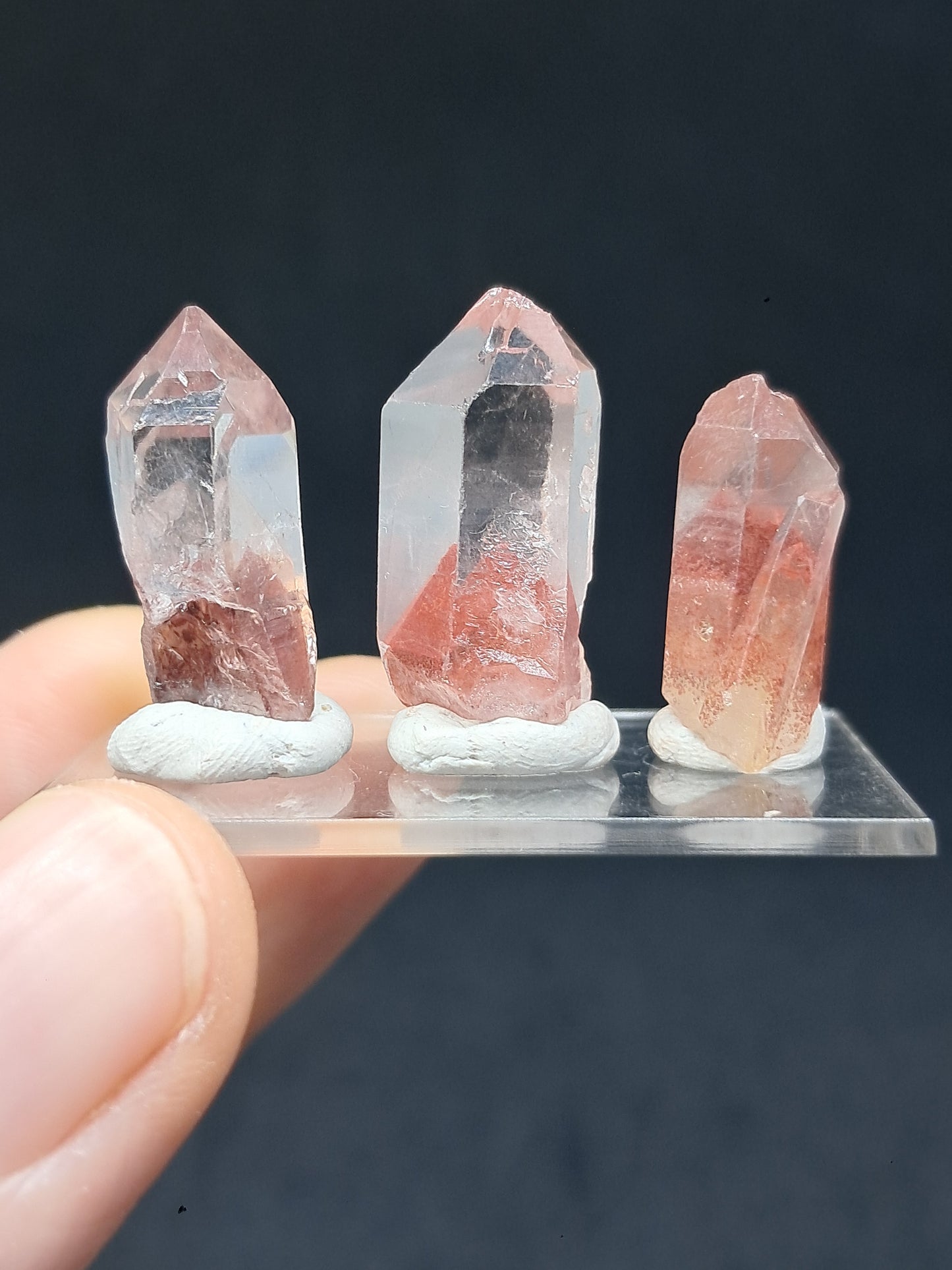 Juego de 3 puntas de cristal natural de cuarzo fantasma de hematita (Telangana) | Ejemplar mineral n.° HPQ11