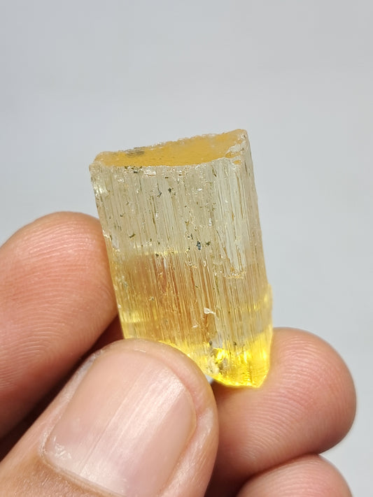 Cristal de escapolita natural (karur) *Calidad de gema* Piedra en bruto | Ejemplar mineral n.° SCP1