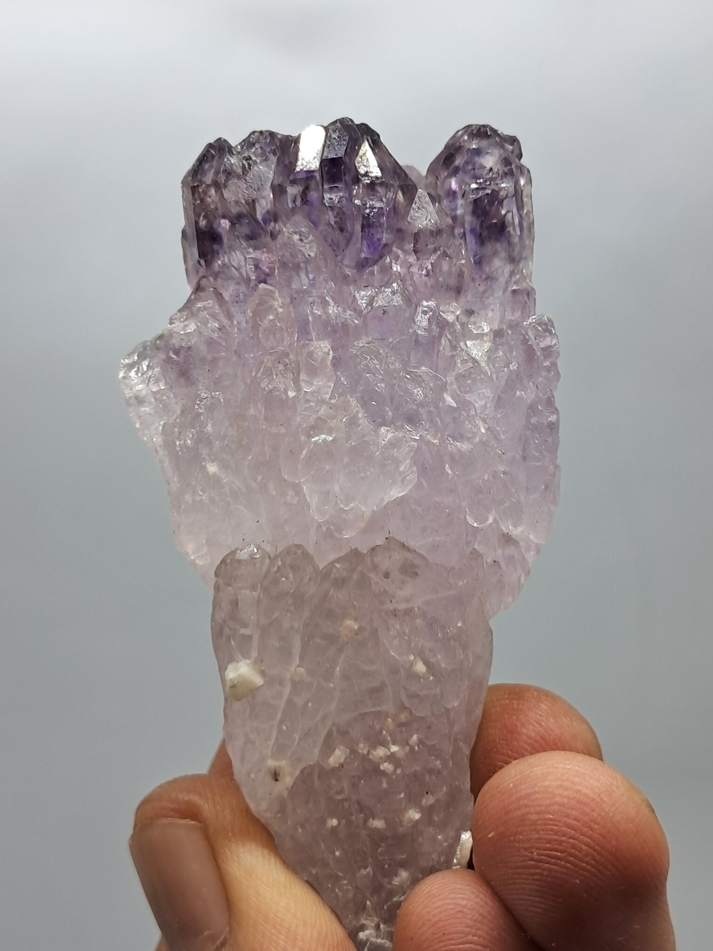 Cristal de cuarzo en racimo de cetro de amatista (karur) | Piedra natural | Ejemplar mineral n.° KA86