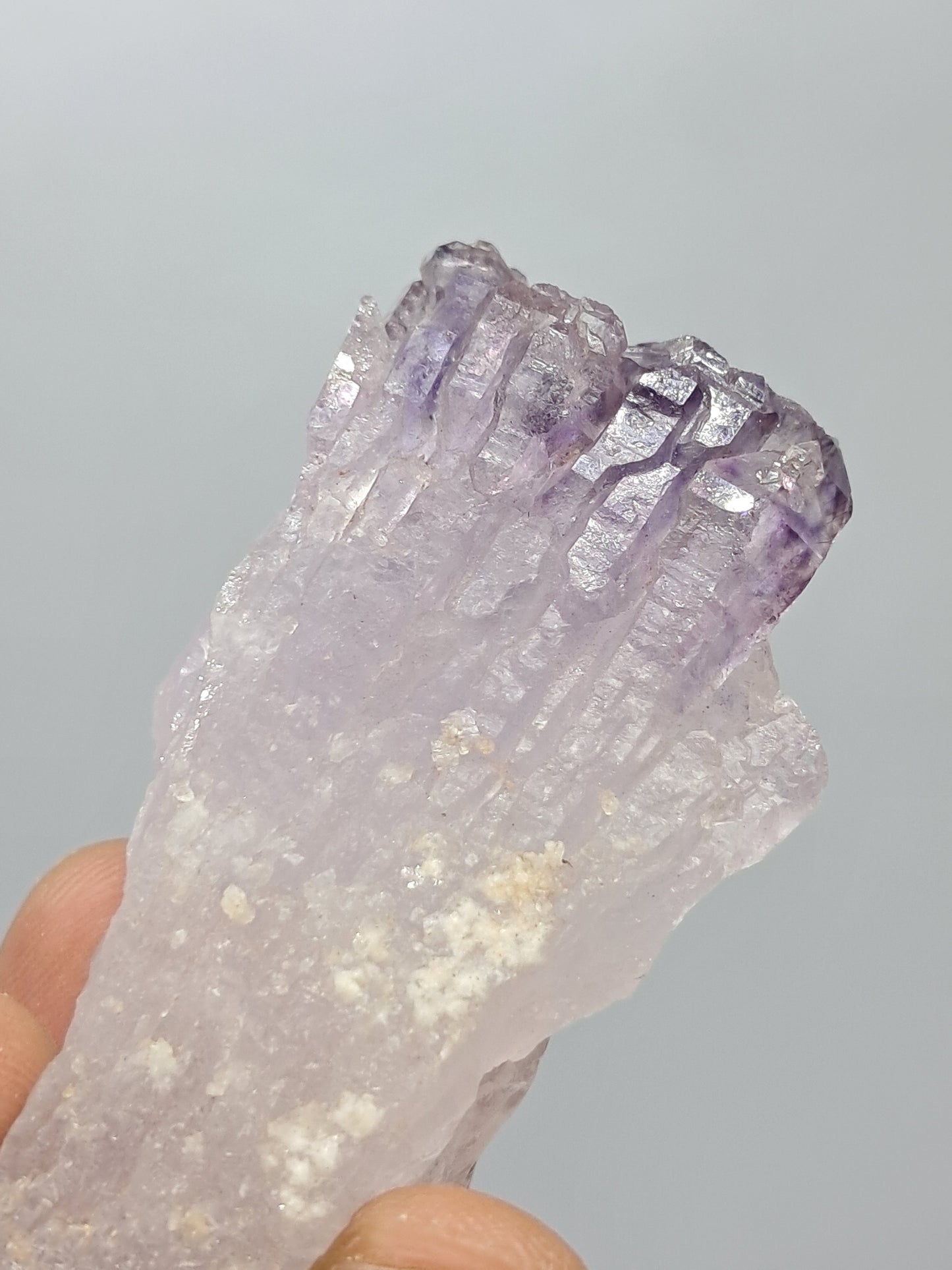 Cristal de cuarzo en racimo de cetro de amatista (karur) | Piedra natural | Ejemplar mineral n.° KA86