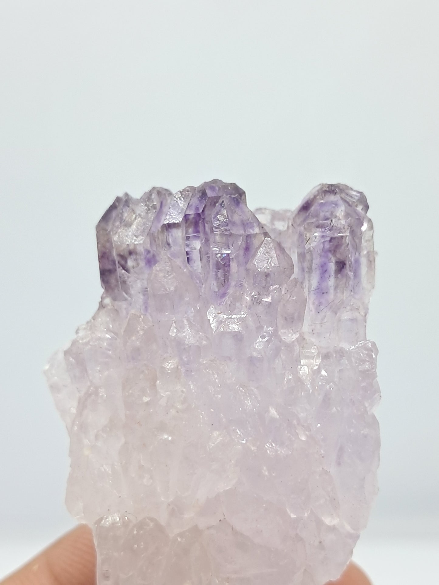 Cristal de cuarzo en racimo de cetro de amatista (karur) | Piedra natural | Ejemplar mineral n.° KA86