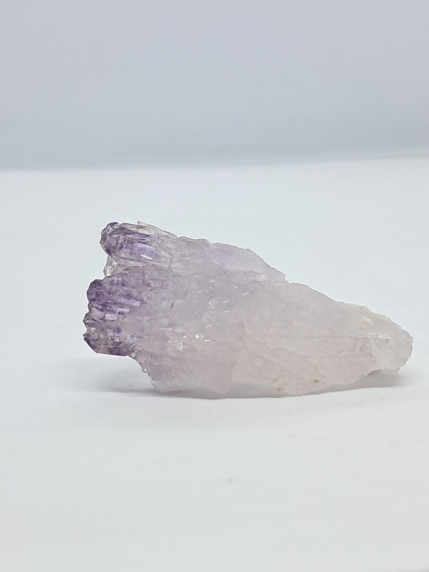 Cristal de cuarzo en racimo de cetro de amatista (karur) | Piedra natural | Ejemplar mineral n.° KA86