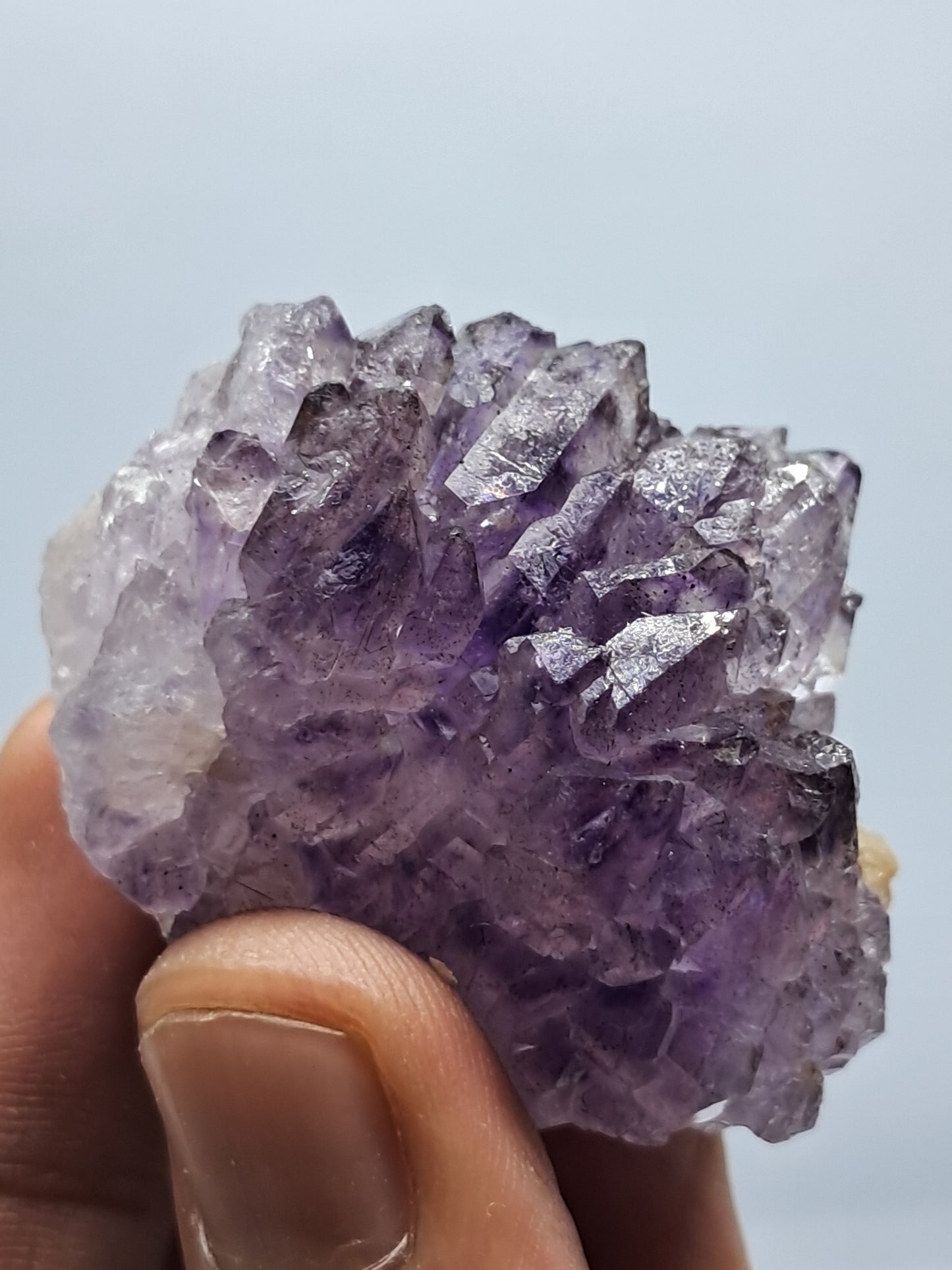 Amatista en Cetro (Karur) Cristal de Cuarzo Morado Oscuro | Piedra Natural | Ejemplar Mineral n.° KA75