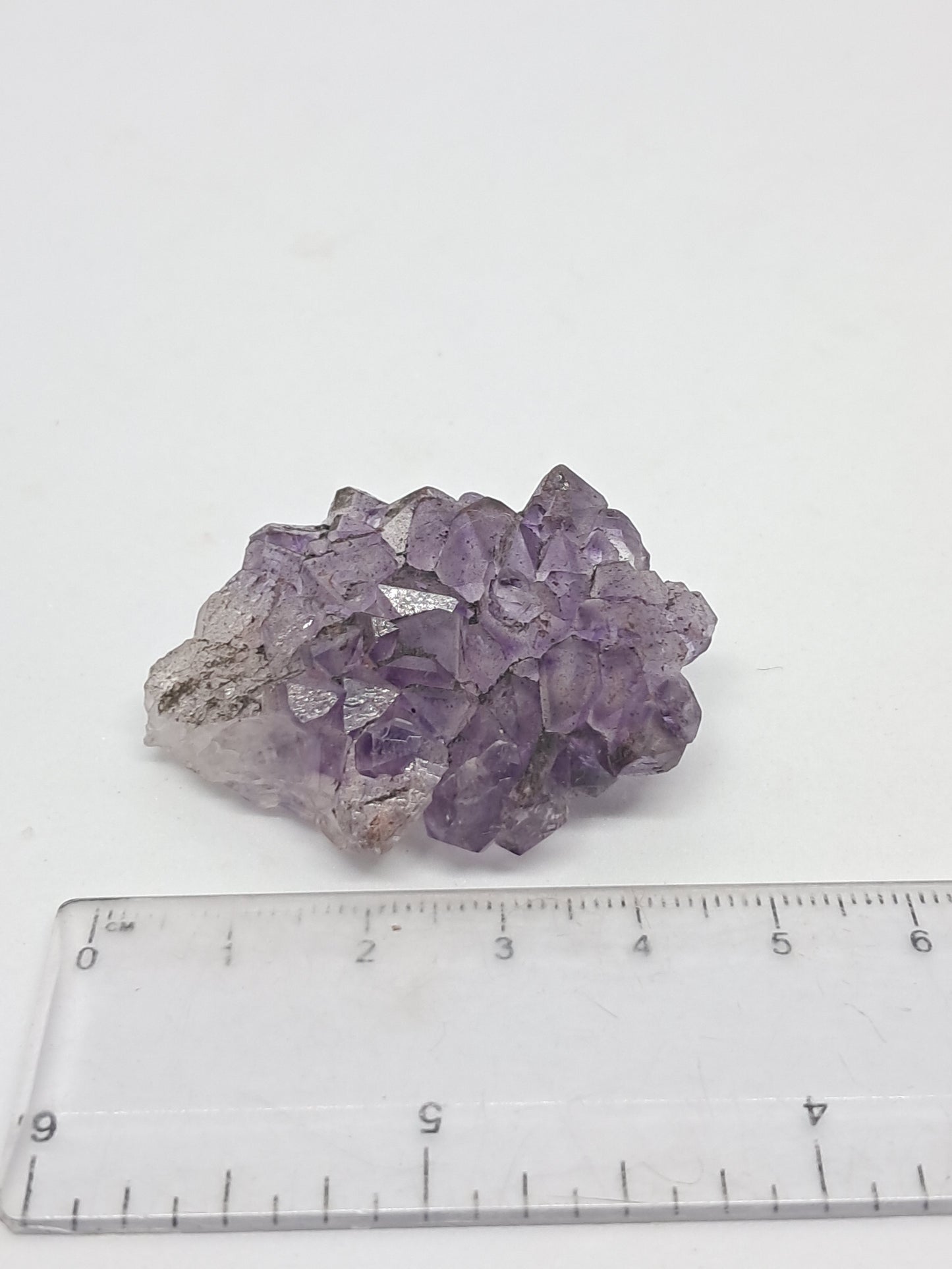 Cúmulo de amatista en cetro con cúmulo de cristales de hematita (karur) | Piedra natural | Ejemplar mineral n.° KA80