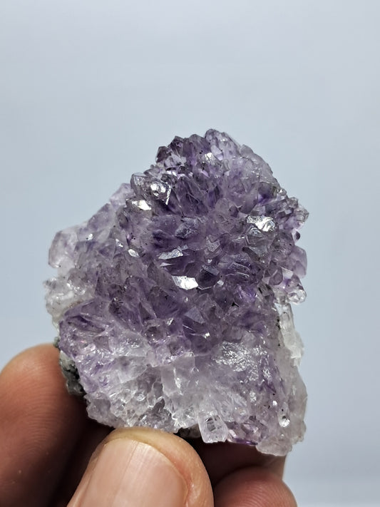 Amatista en racimo (Karur) de cuarzo morado cristalino | Piedra natural | Ejemplar mineral n.° KA73