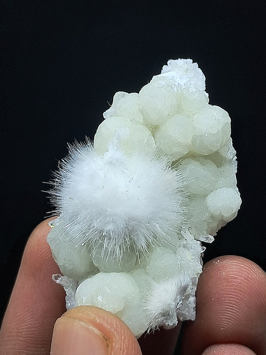 Esfera de okenita perfecta con girolita sobre matriz de cuarzo (Bombay) | Calidad de coleccionista | Cristal natural n.° OK30