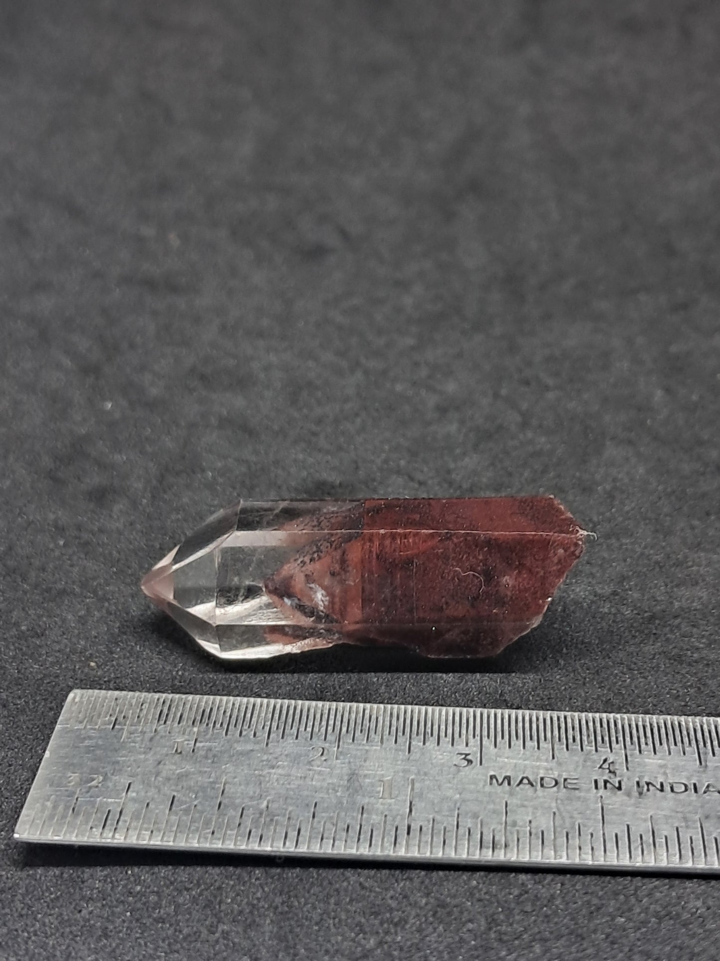 Punta de cristal natural de cuarzo fantasma hematita (Telangana) | Ejemplar mineral n.° HPQ2