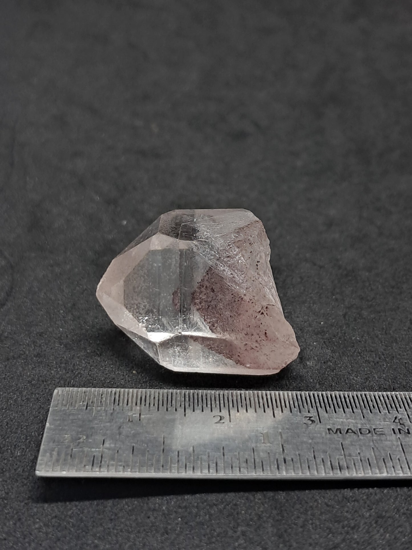 Punta de cristal natural de cuarzo fantasma hematita (Telangana) | Ejemplar mineral n.° HPQ3