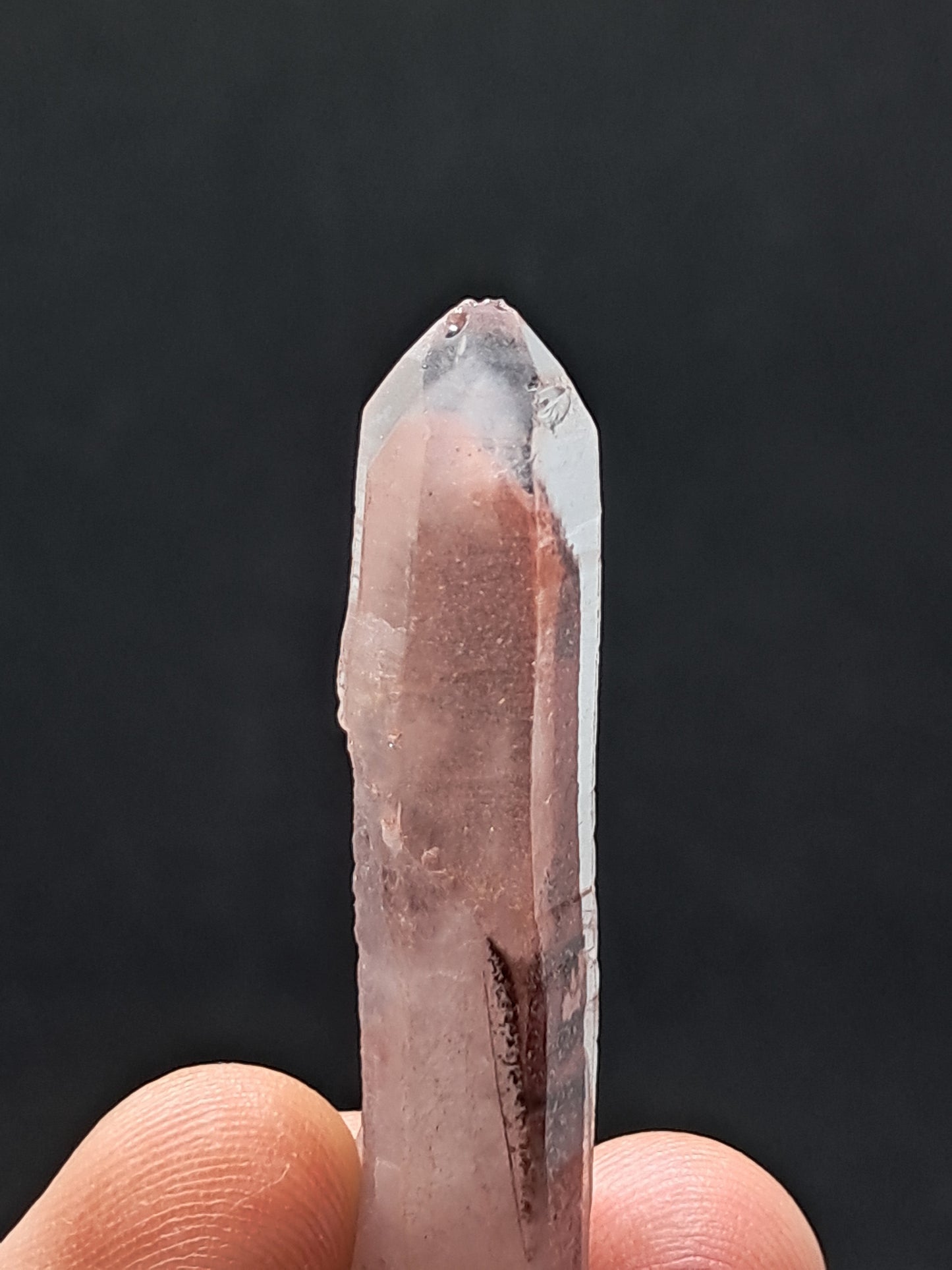 Punta de cristal natural de cuarzo fantasma hematita (Telangana) | Ejemplar mineral n.° HPQ5