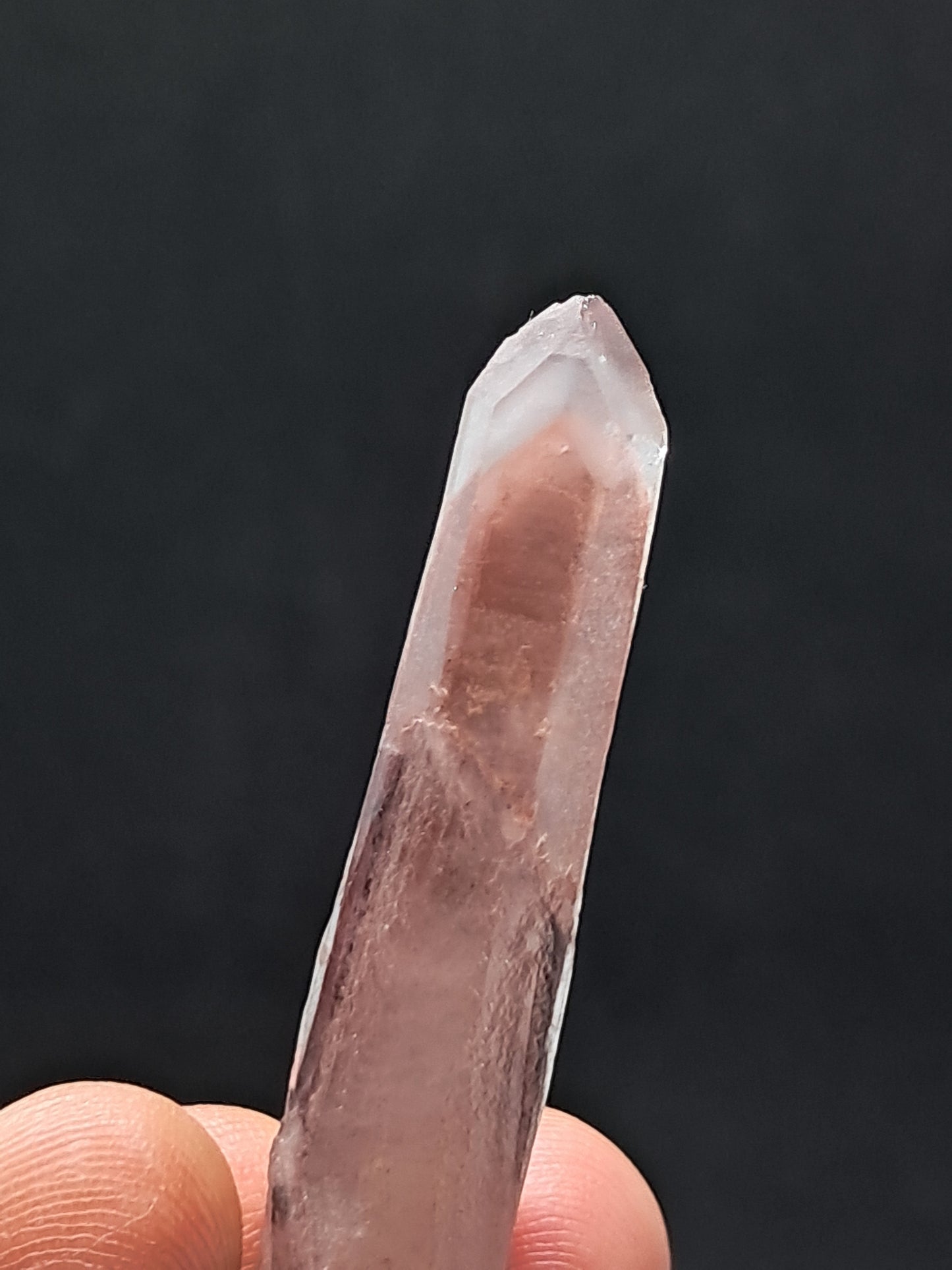 Punta de cristal natural de cuarzo fantasma hematita (Telangana) | Ejemplar mineral n.° HPQ5