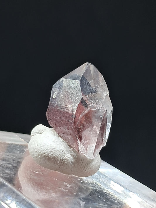 Punta de cristal natural de cuarzo fantasma hematita (Telangana) | Ejemplar mineral n.° HPQ20