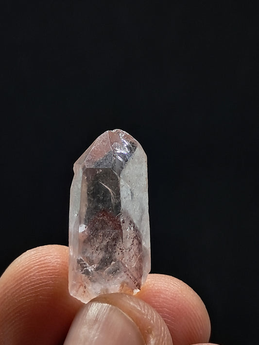 Cuarzo fantasma hematita (Telangana) Punta de cristal natural | Ejemplar mineral n.° HPQ22