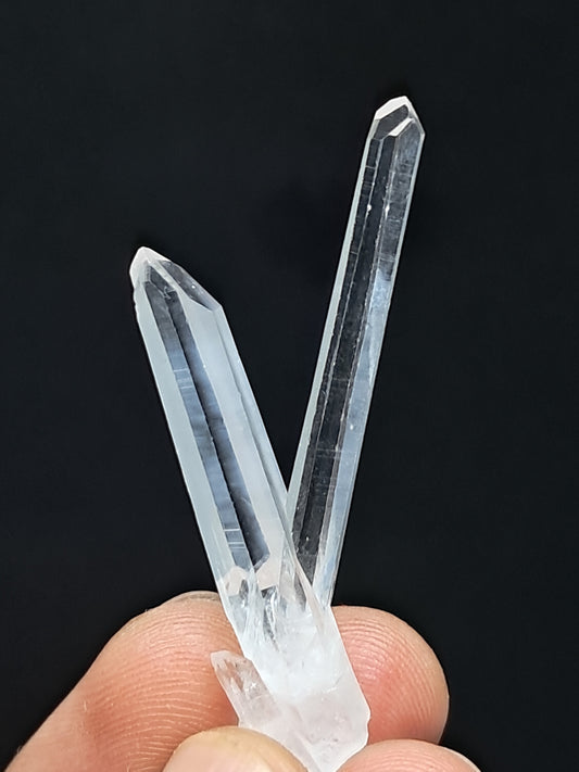 Cuarzo láser intersecante (Santander, Colombia), punta transparente natural | Ejemplar mineral n.° COQ1