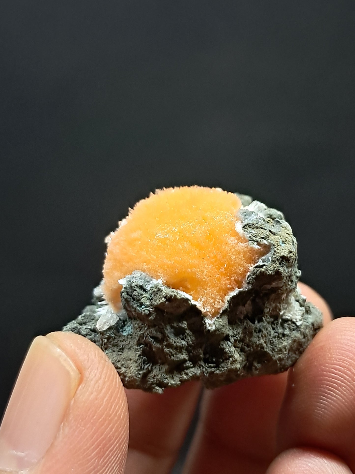 Muestra de mineral de Thomsonita con mesolita (Madhya Pradesh) | Zeolita n.° THM6