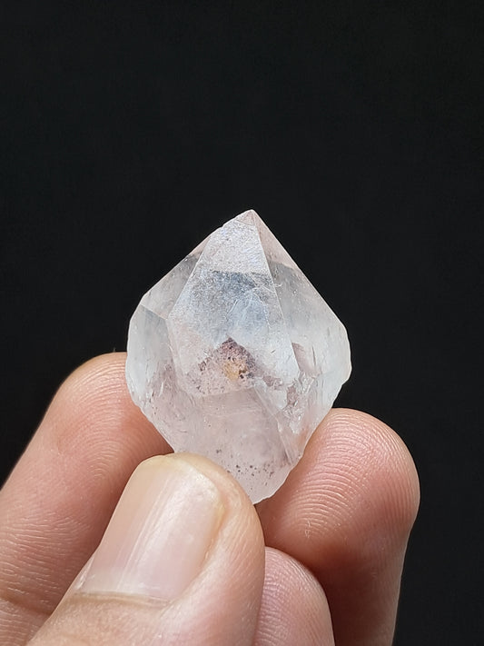 Punta de cristal natural de cuarzo fantasma hematita (Telangana) | Ejemplar mineral n.° HPQ27
