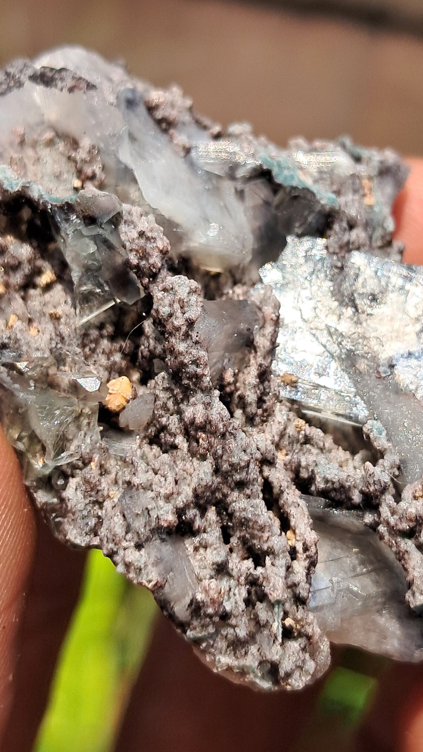 Apofilita verde (Fluorapofilita) en matriz (Ajanta) Cristal natural | Muestra mineral #GA22