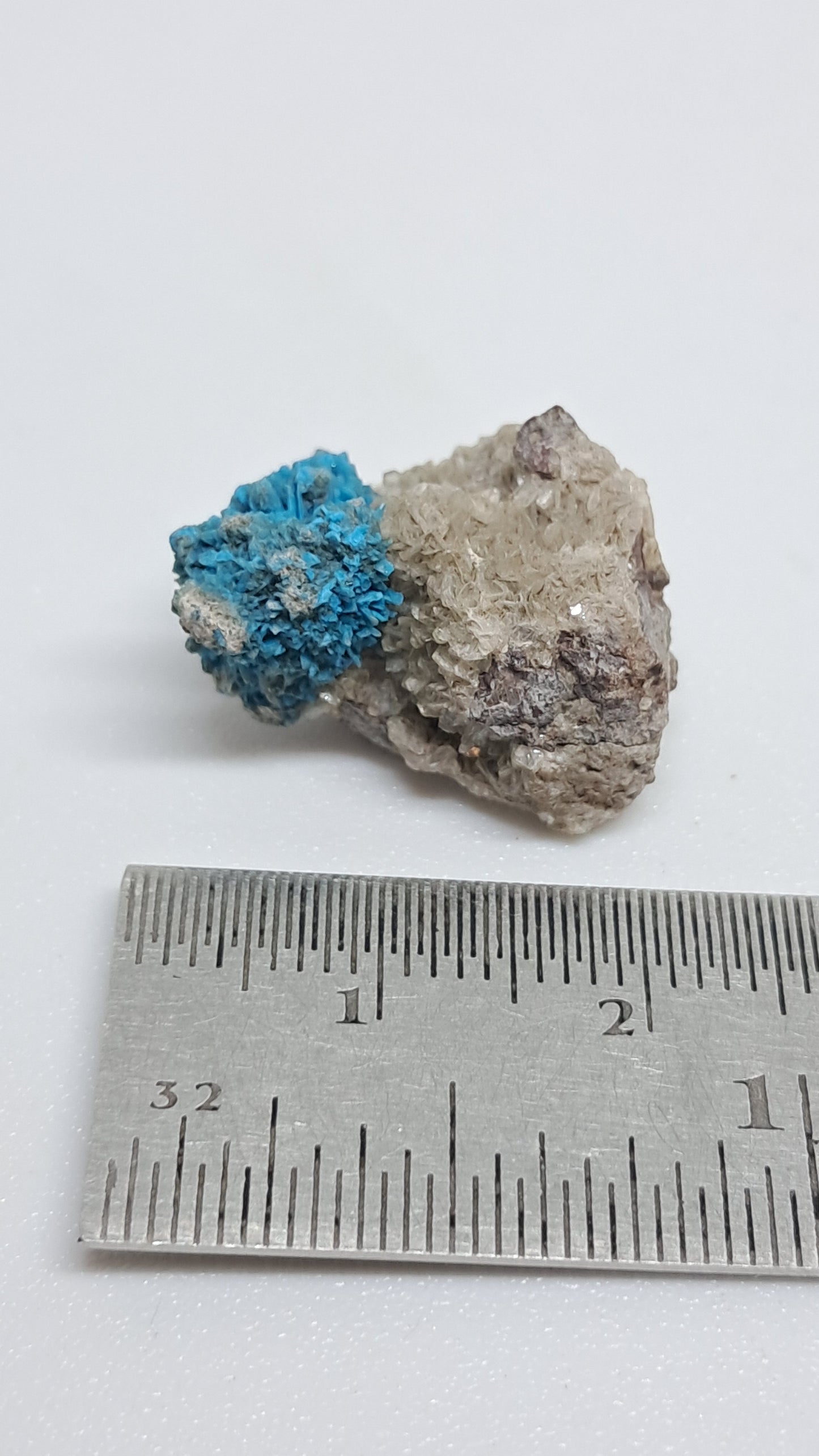 Pentagonita en matriz de Heulandita (Wagholi) Cristal en bruto | Piedra natural | Ejemplar de mineral raro #CV70
