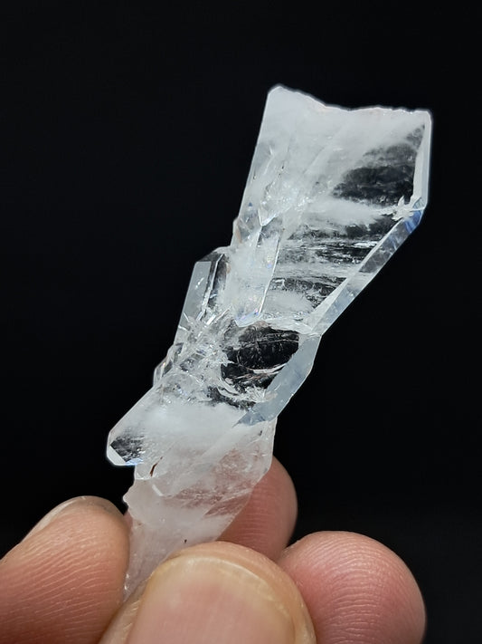 Cristal de cuarzo transparente Faden (Santander, Colombia) Punta natural | Ejemplar mineral n.° COQ30