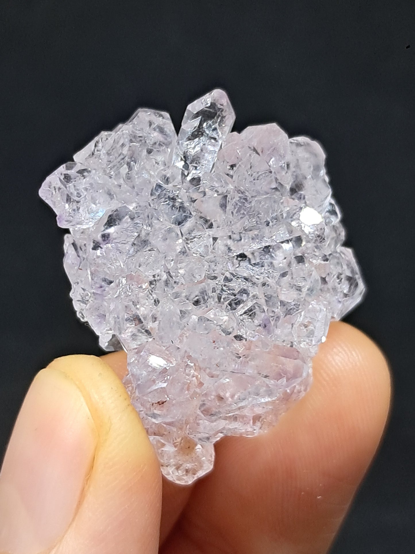 Amatista en racimo (Karur) Cristal de cuarzo lavanda brillante | Piedra natural | Ejemplar mineral n.° KA79