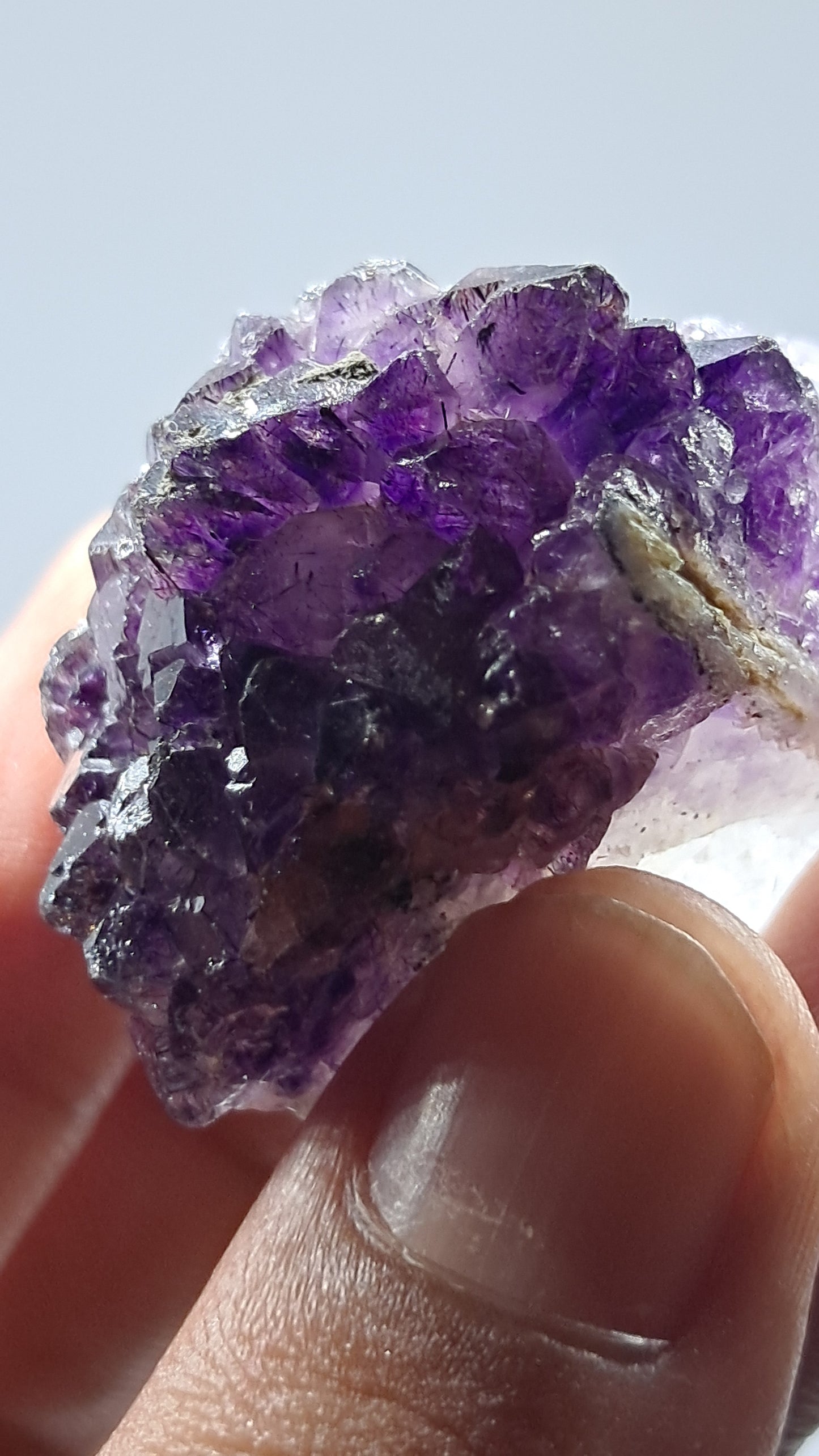Amatista Elestial Morada Profunda | Inclusiones de Hematita Goethita Rutilo | Cristal Natural | Muestra Mineral #KA197
