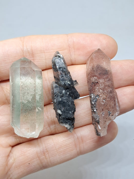 Juego de 3 puntas de cuarzo: clorita, turmalina y hematita fantasma | Cristales en bruto | Piedras en bruto #RCS15