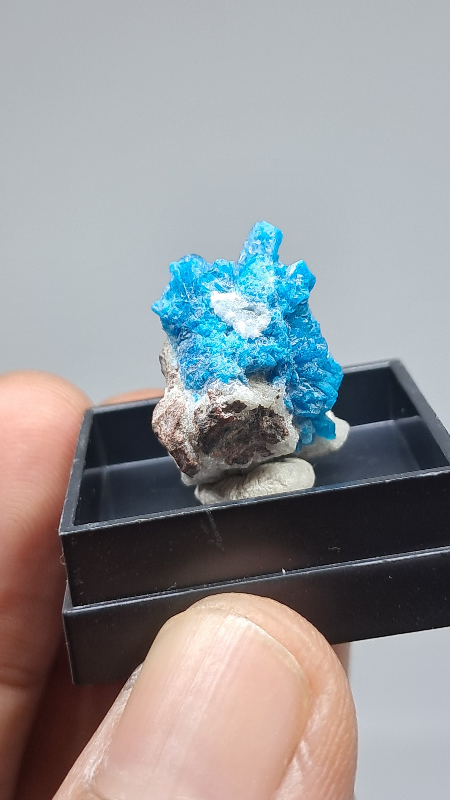 Pentagonita en Matriz de Heulandita (Wagholi) Cristal en Bruto | Piedra Natural | Raro Espécimen Mineral #CV71