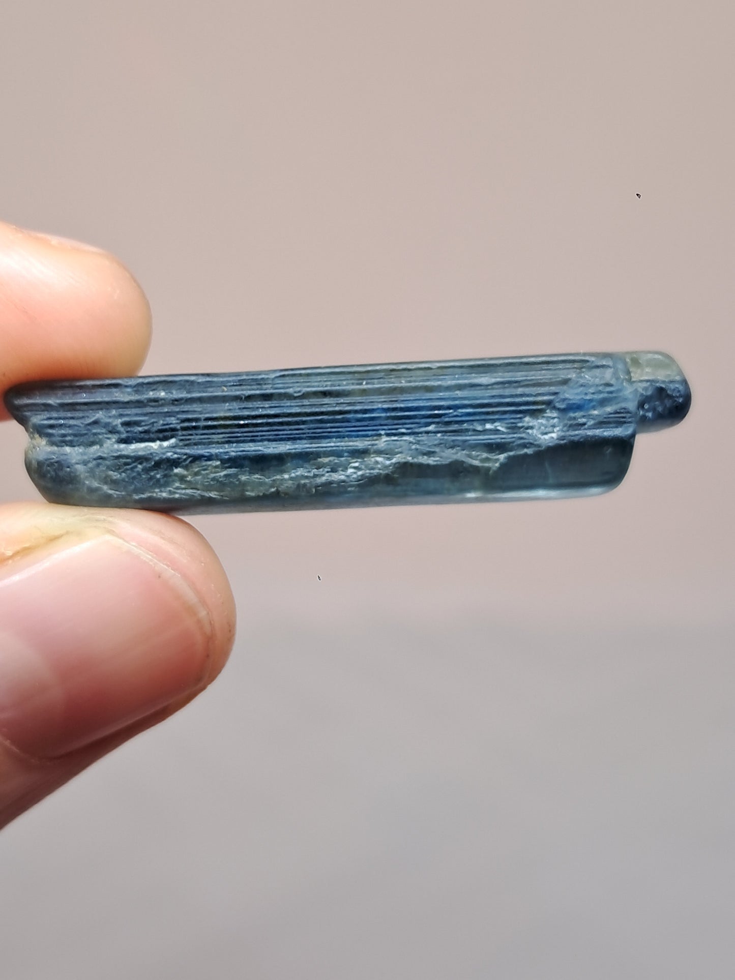 Piedra natural cianita azul (Nepal) n.° KY23