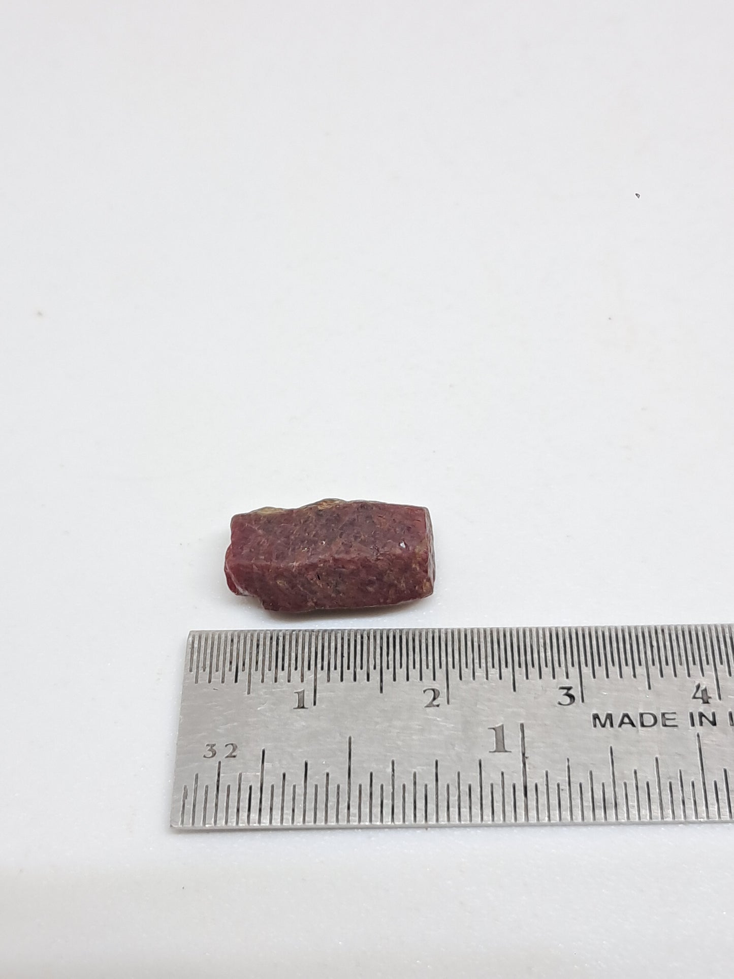 Cristal de rubí en bruto (Tamil Nadu) Piedra natural | Muestra mineral #RB29