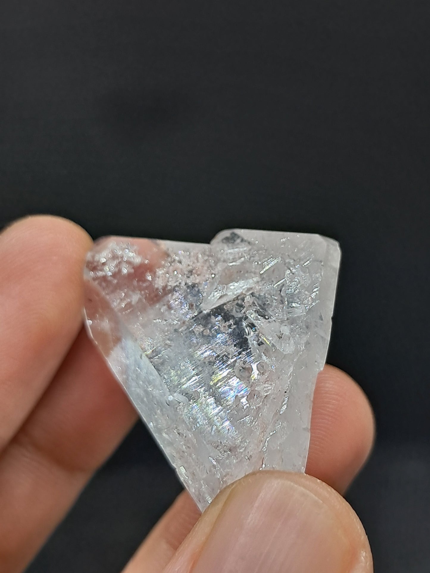 Punta natural de cuarzo transparente tabular estilo Faden (Santander, Colombia) | Ejemplar mineral n.° COQ22