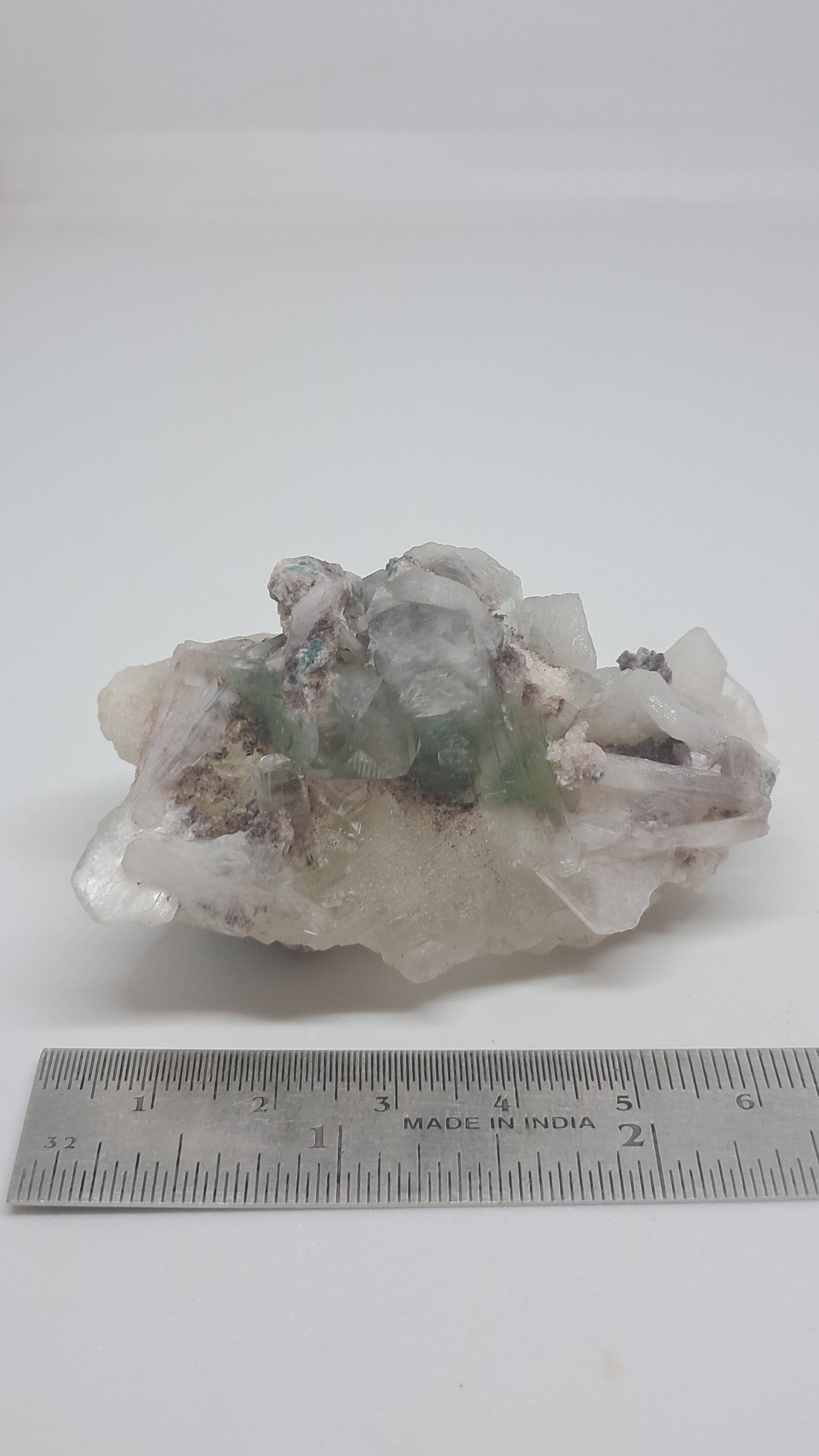 Apofilita Verde (Fluorapofilita) con Estilbita sobre Matriz de Calcedonia Botroidal (Ajanta) Cristal Natural | Muestra de Mineral #GA19