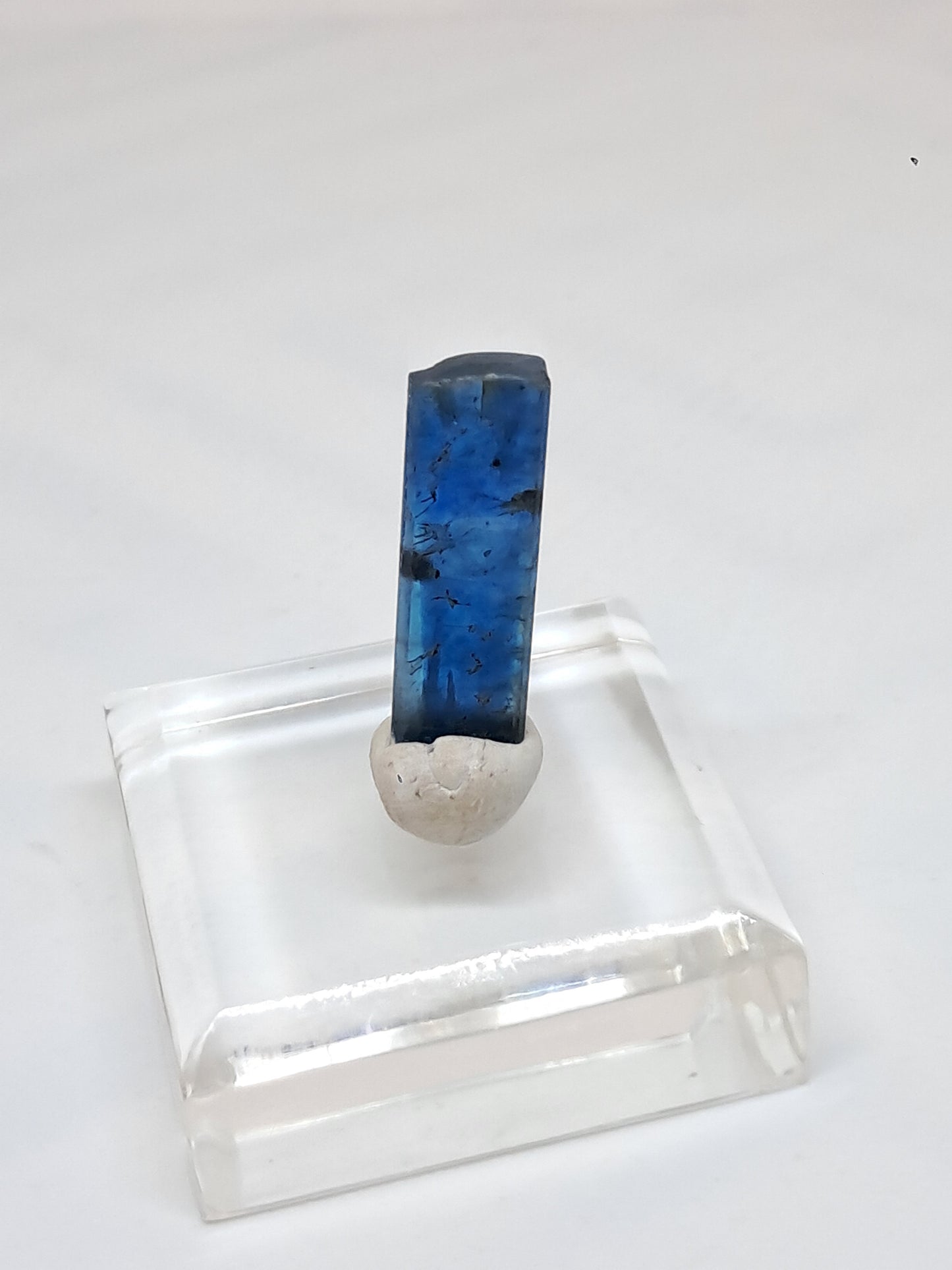 Cianita azul (Nepal) Cristal natural pulido n.° KY15