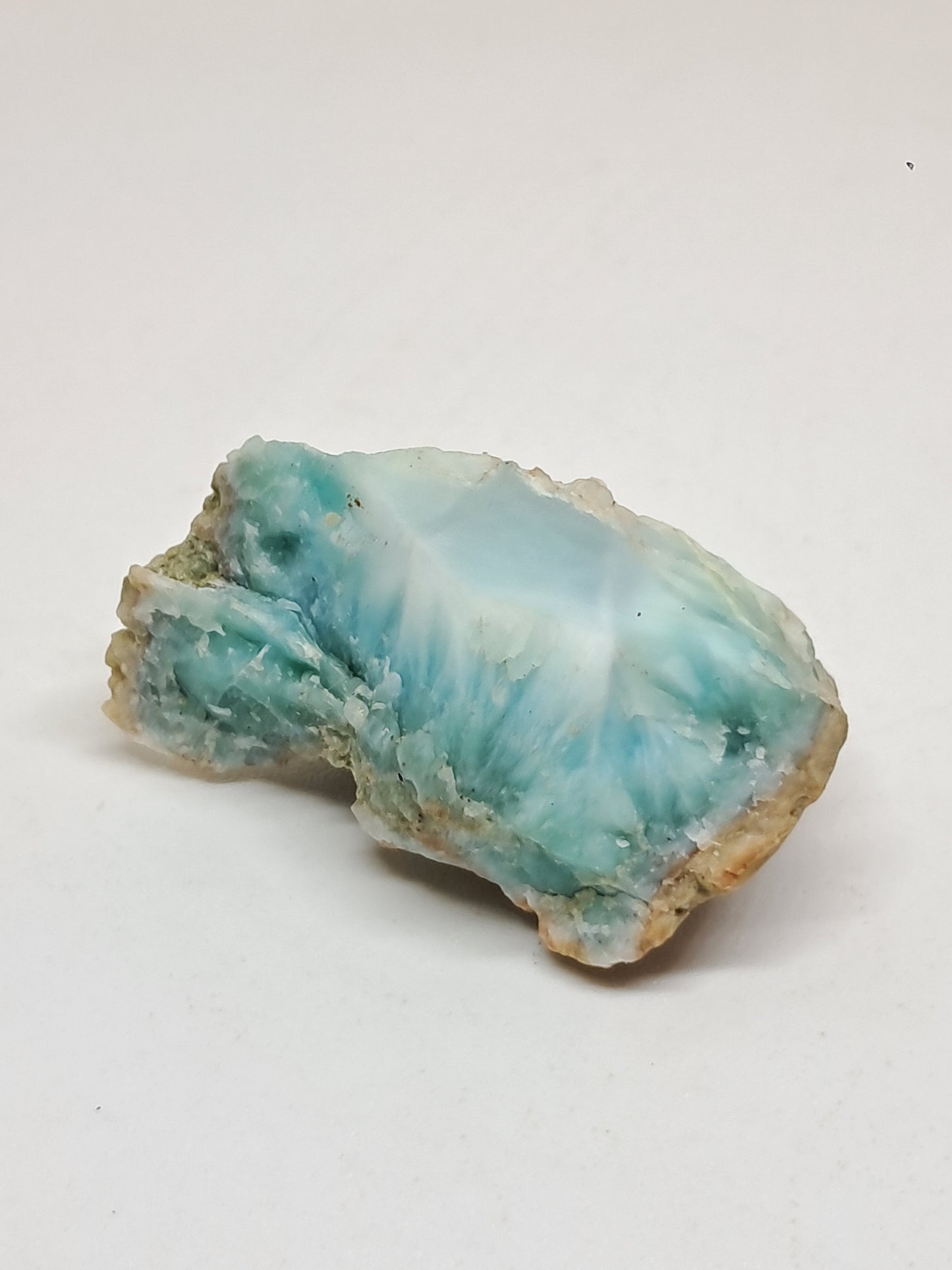 Trozo de Larimar (República Dominicana) en bruto | Roca natural n.° LM22