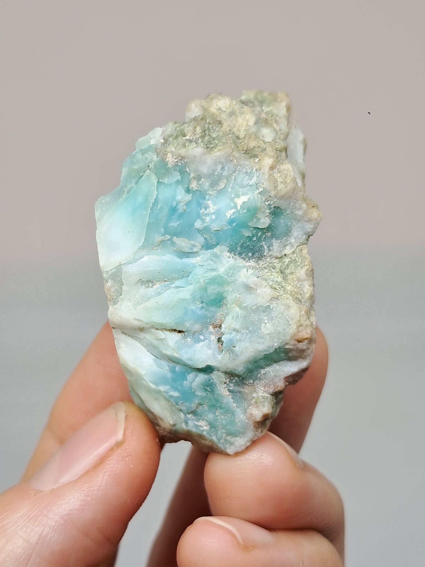 Trozo de Larimar (República Dominicana) en bruto | Roca natural n.° LM22