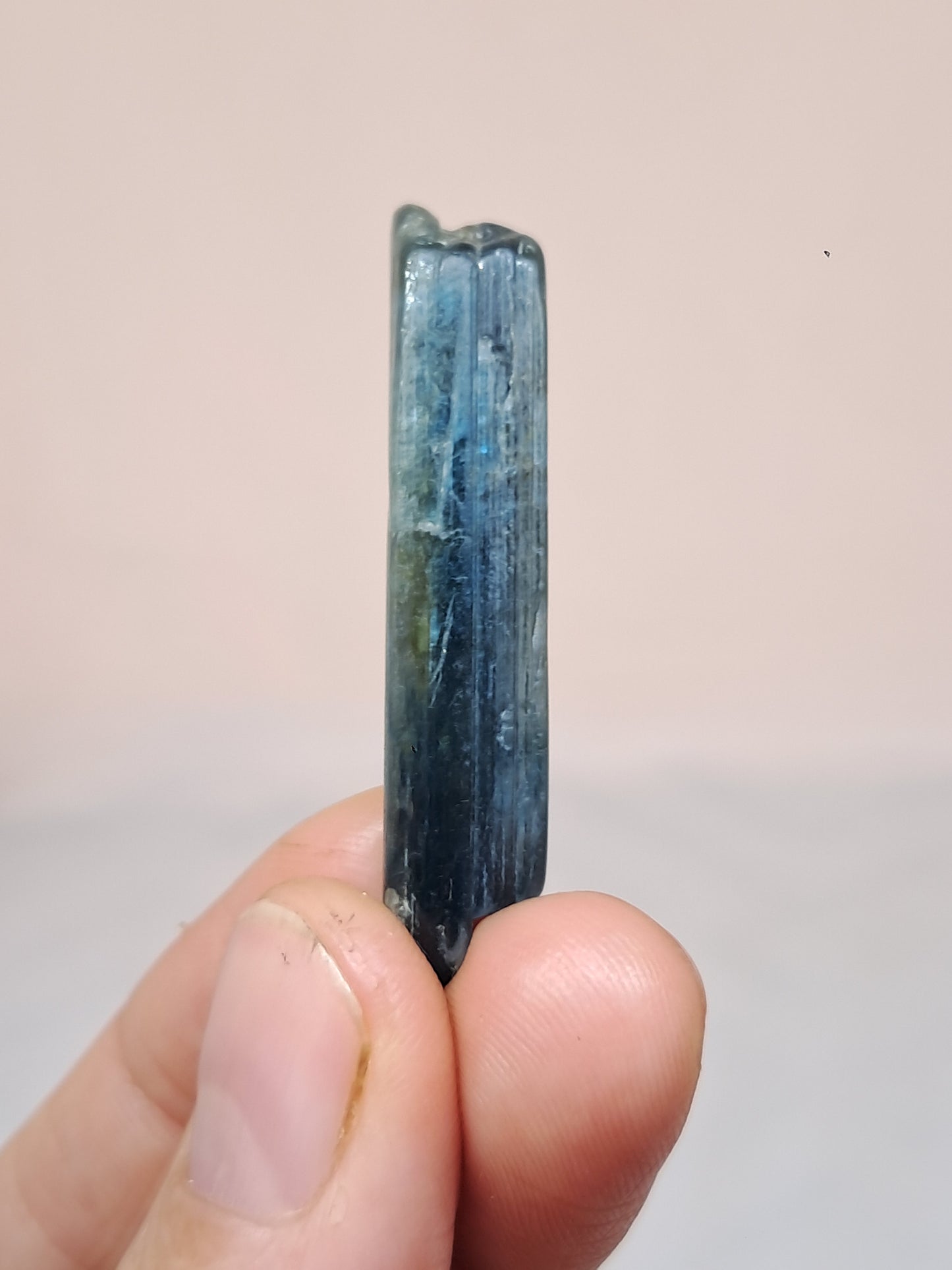 Piedra natural cianita azul (Nepal) n.° KY23