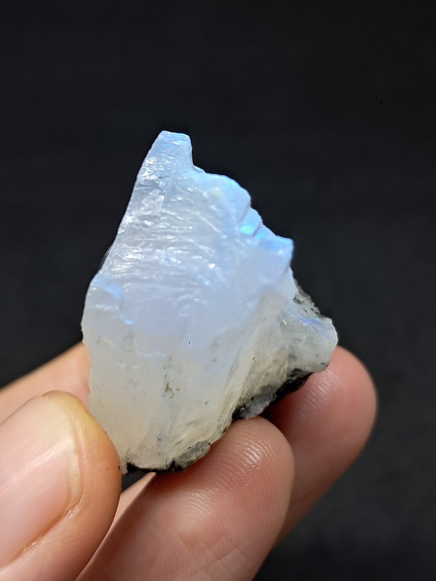 Piedra lunar arcoíris de alta calidad (Odisha) en bruto | Roca natural n.° MN10