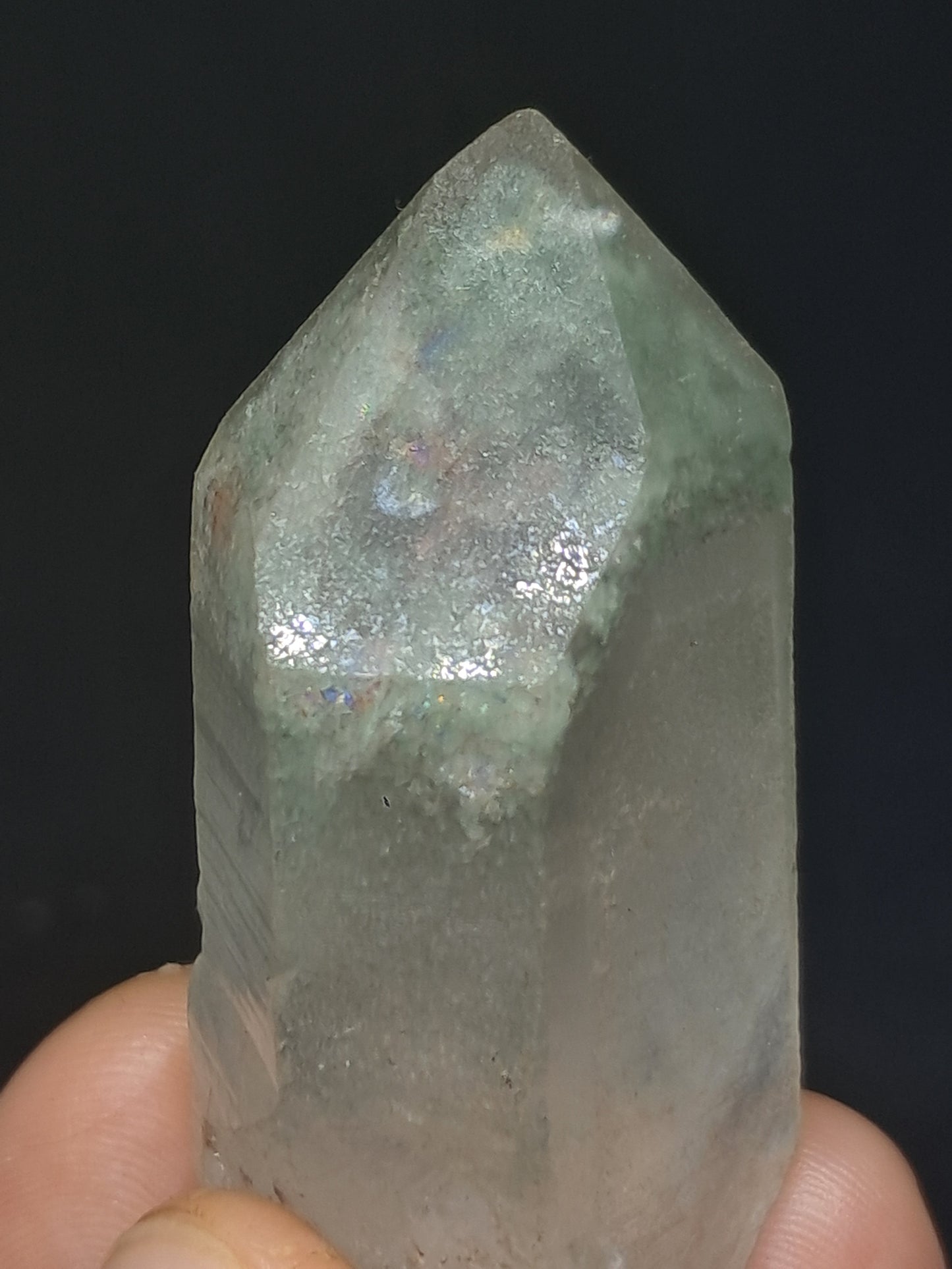 Punta Natural de Cuarzo Fantasma de Clorita (Kullu) | Cristal Chamánico de Jardín #CQ73