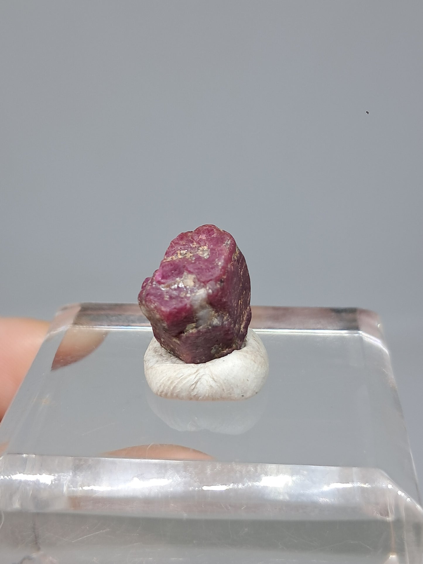 Cristal de rubí en bruto (Tamil Nadu) Piedra natural | Muestra de mineral #RB21