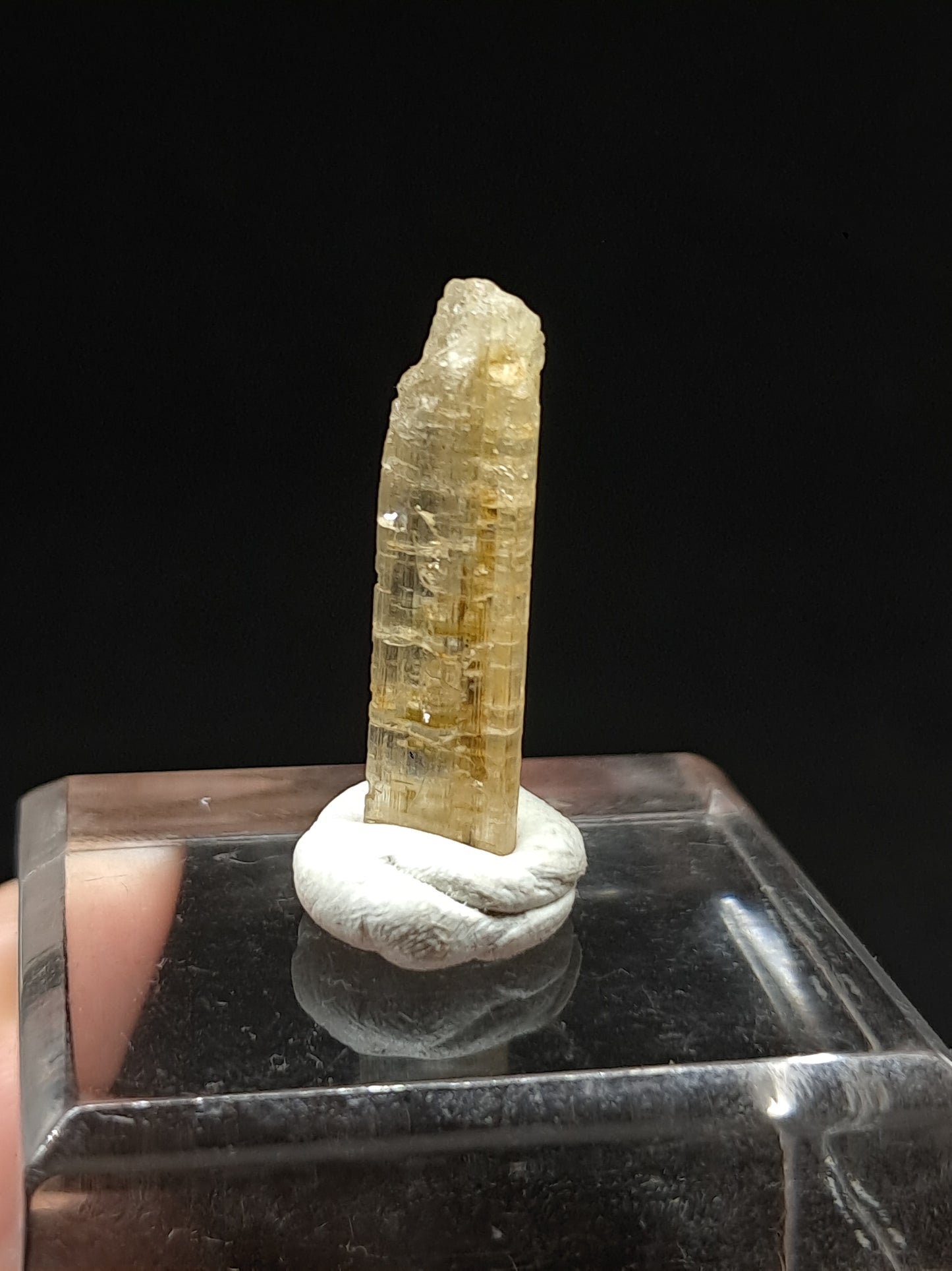 Scapolite Natural Crystal (Karur) UV Reactive | Rough Stone | Mineral Specimen #SCP15