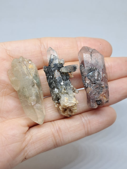 Juego de 3 puntas de cuarzo: clorita, turmalina y hematita fantasma | Cristales en bruto | Piedras en bruto #RCS16