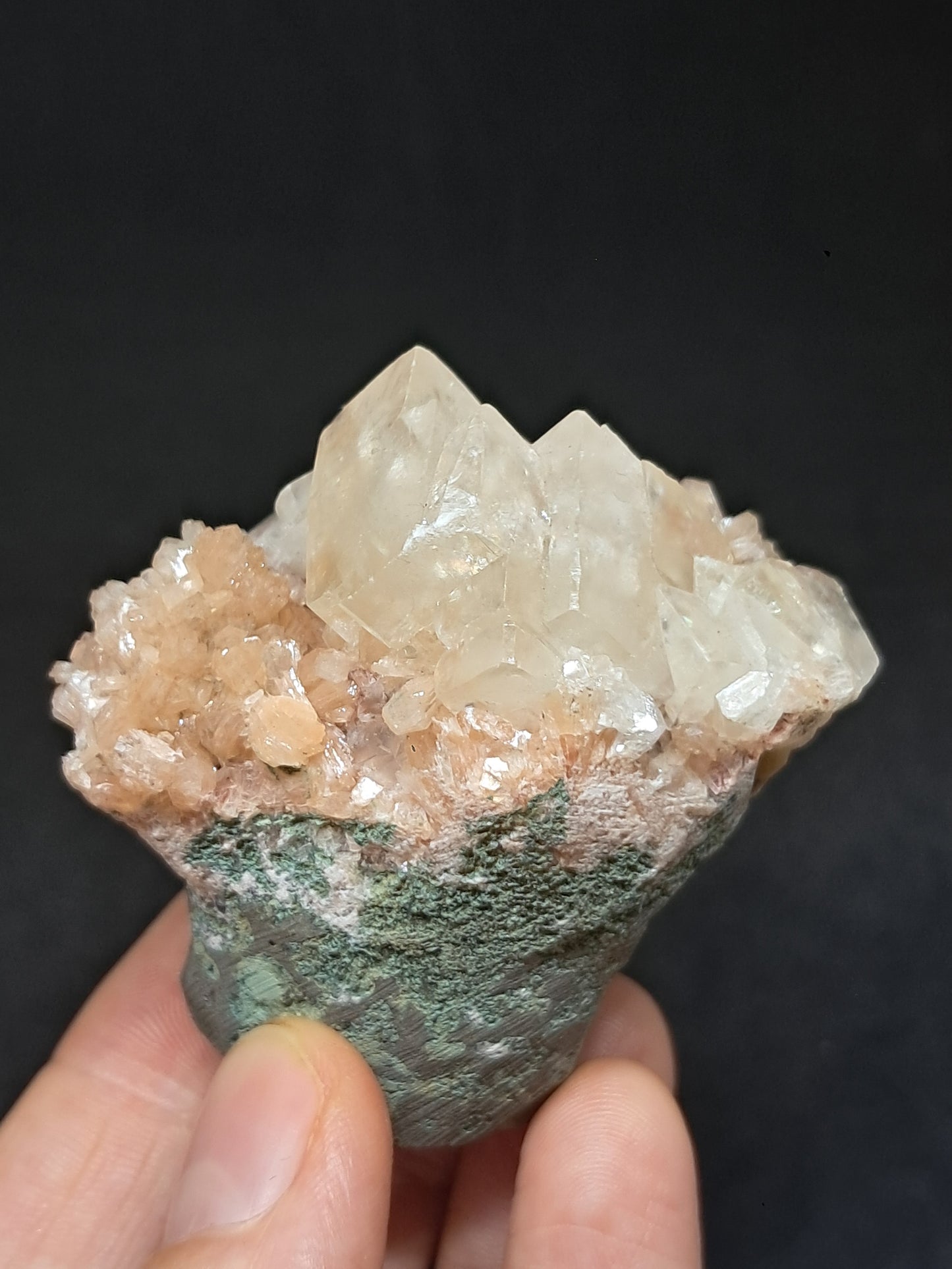 Calcita con estellerita en matriz de basalto (Ajanta) Cristal natural | Piedra en bruto | Muestra mineral #CA40