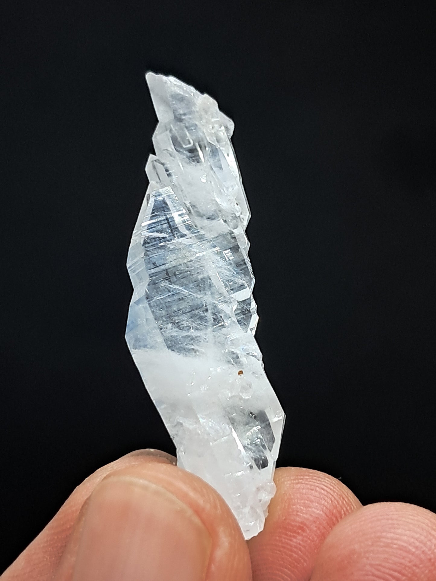 Cristal de cuarzo transparente Faden (Santander, Colombia) Punta natural | Ejemplar mineral n.° COQ27