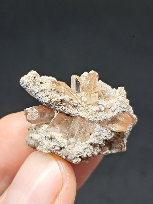 Cristales de topacio natural en matriz (México), piedra preciosa rara | Ejemplar mineral n.° TPZ12
