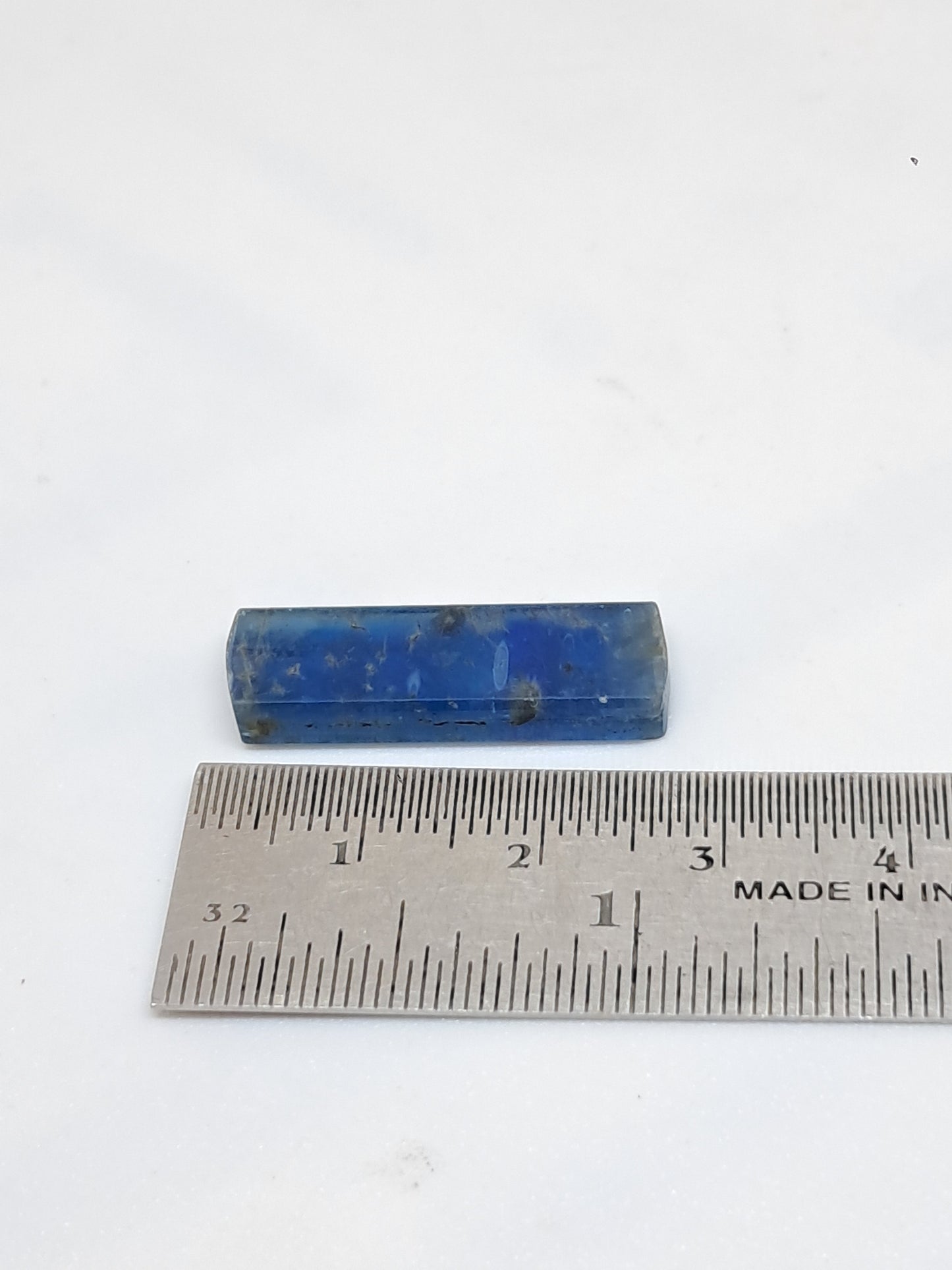 Cianita azul (Nepal) Cristal natural pulido n.° KY15